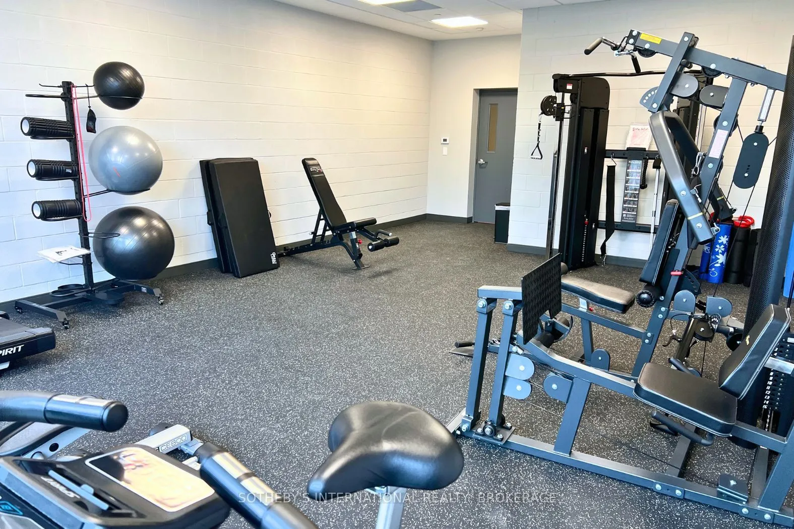 118 West Street, #707