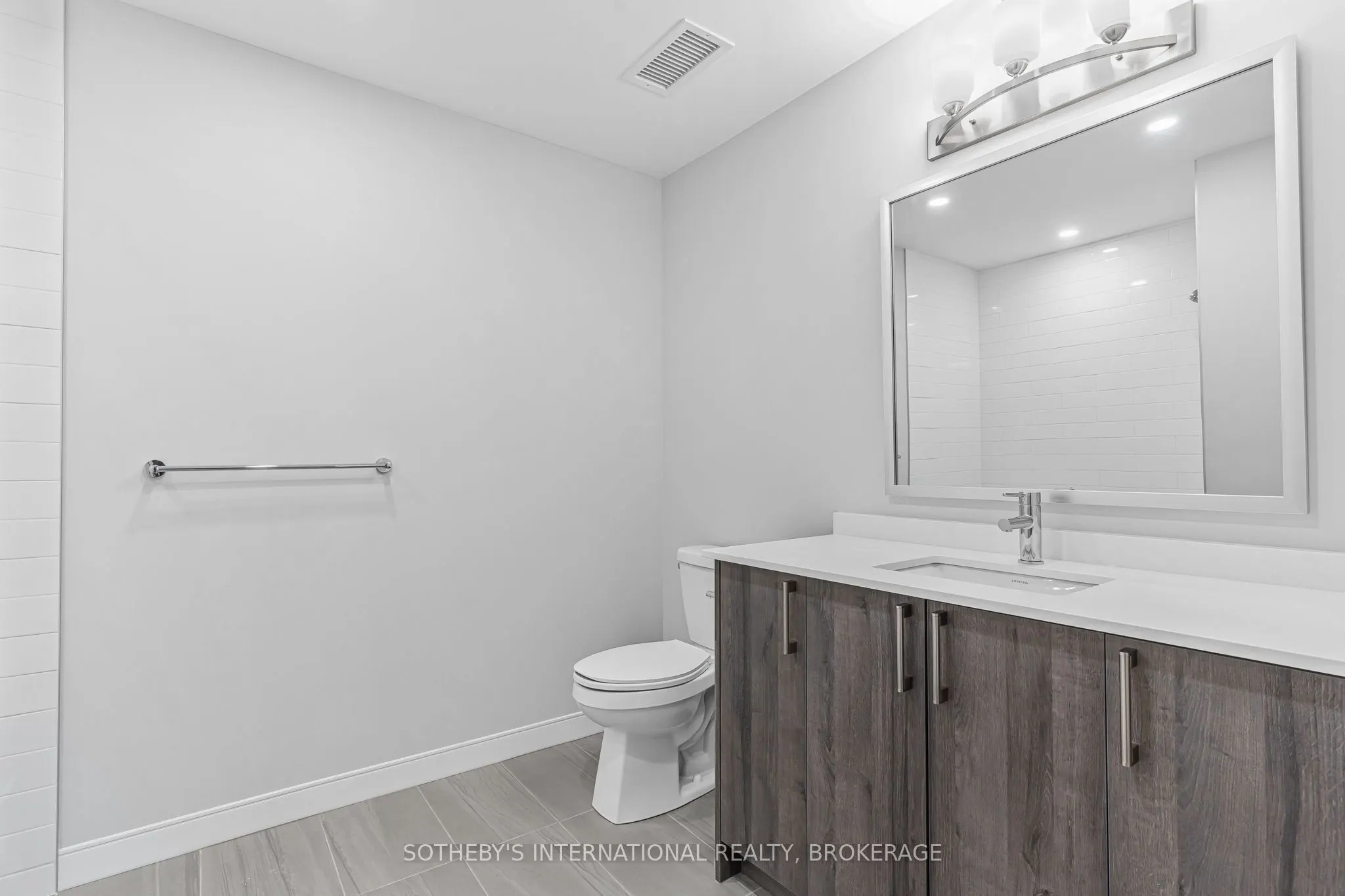 118 West Street, #707