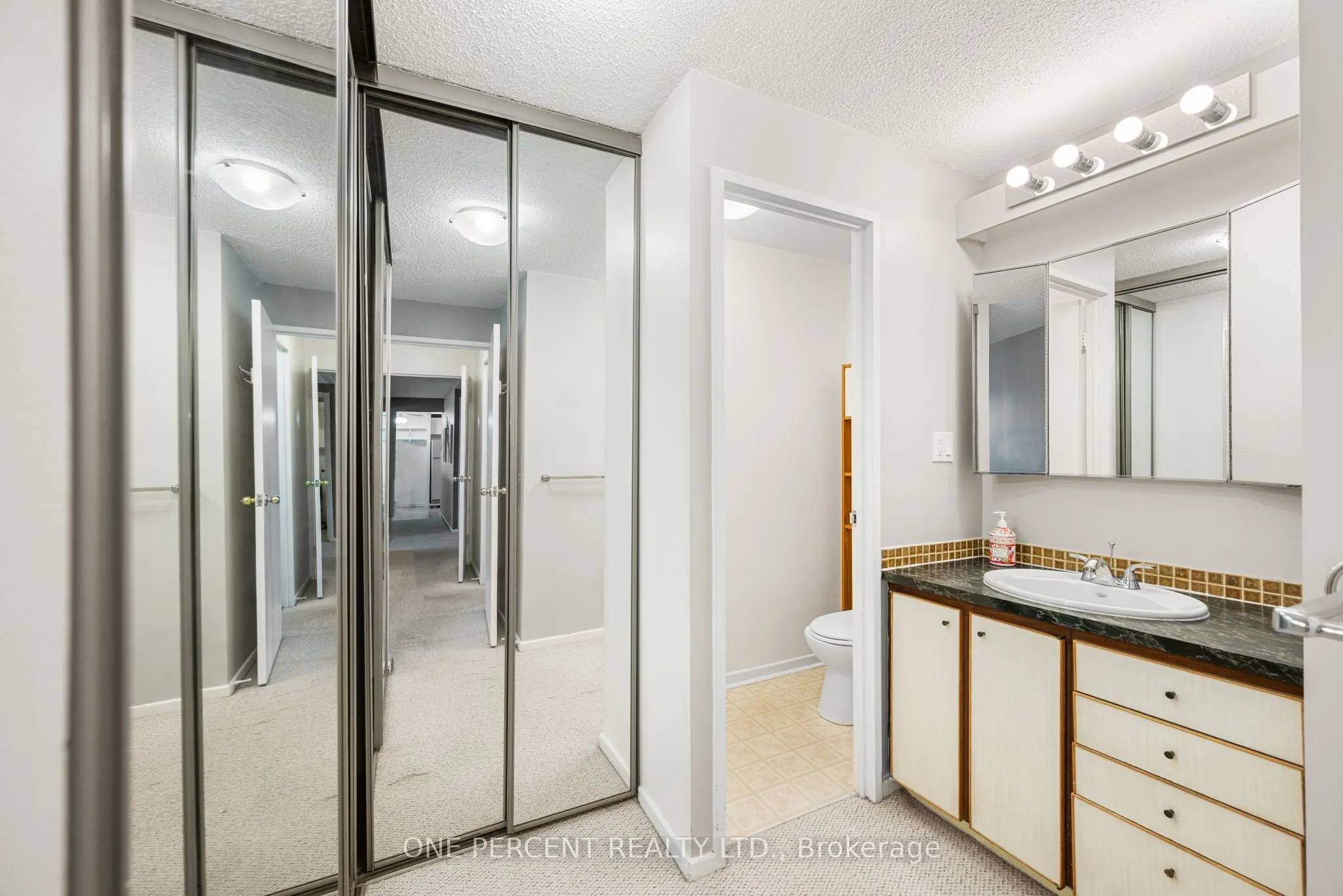 373 Laurier Avenue E, #201