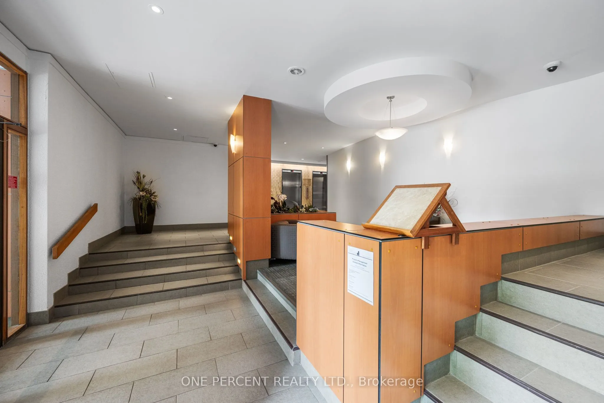 373 Laurier Avenue E, #201