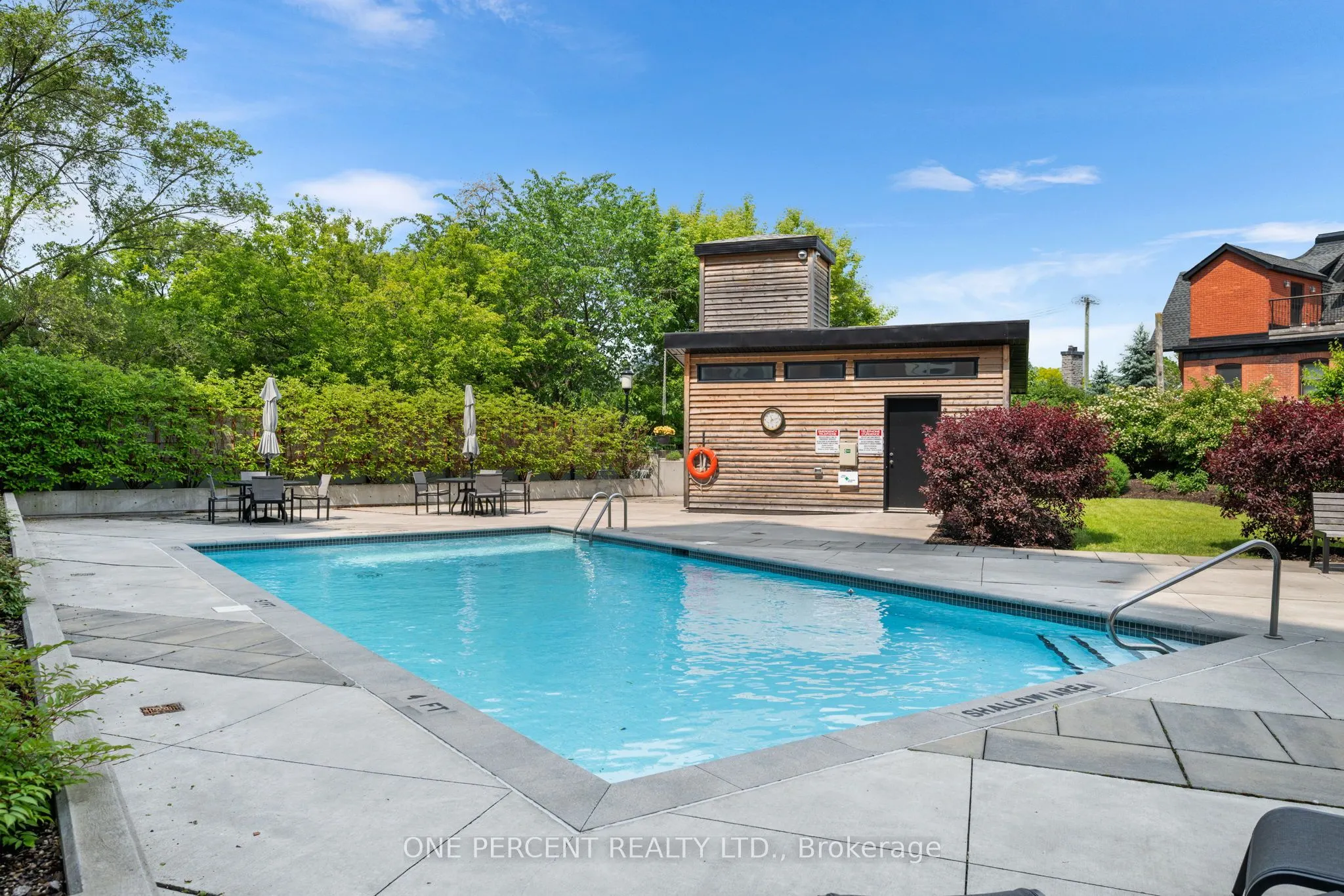 373 Laurier Avenue E, #201