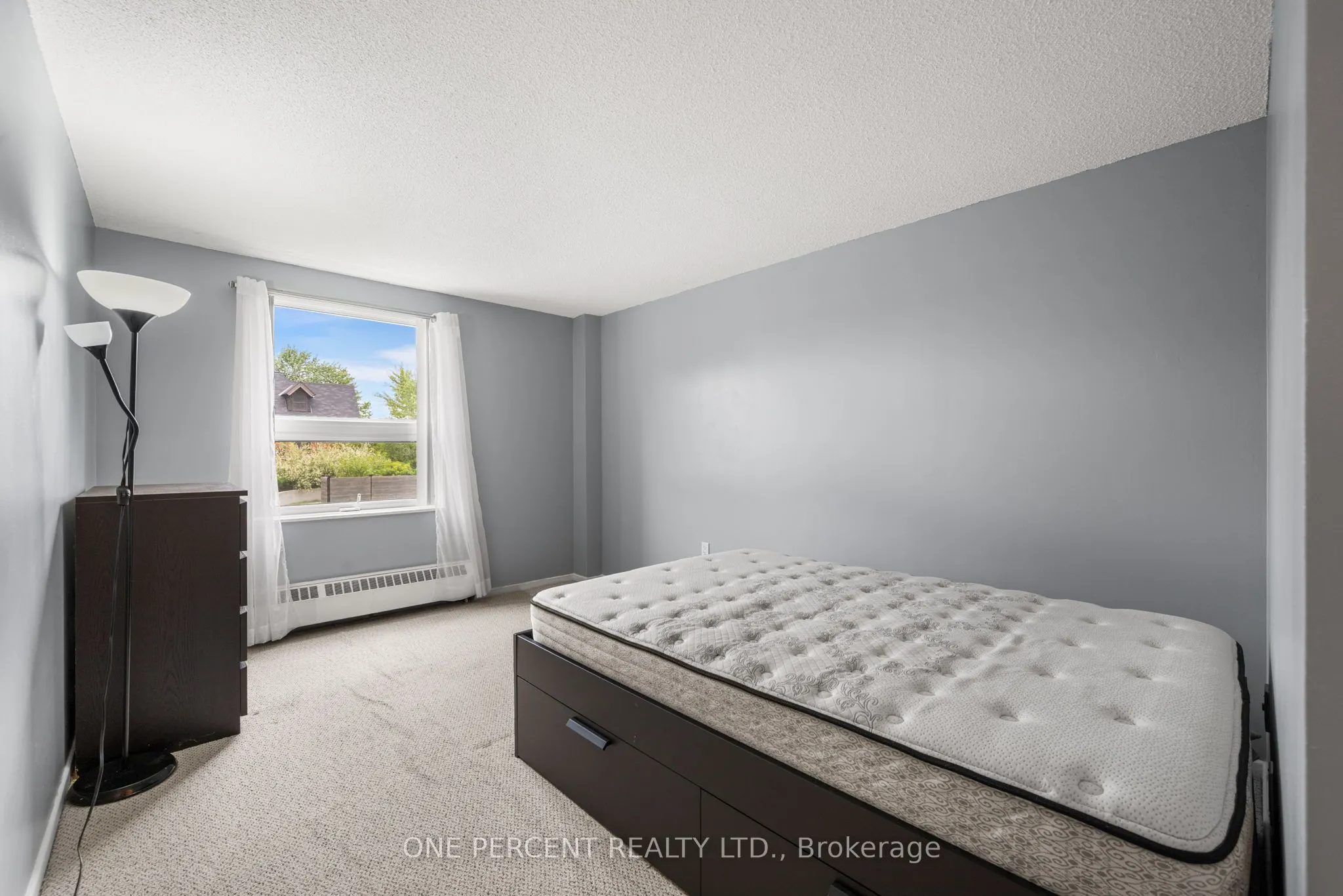 373 Laurier Avenue E, #201