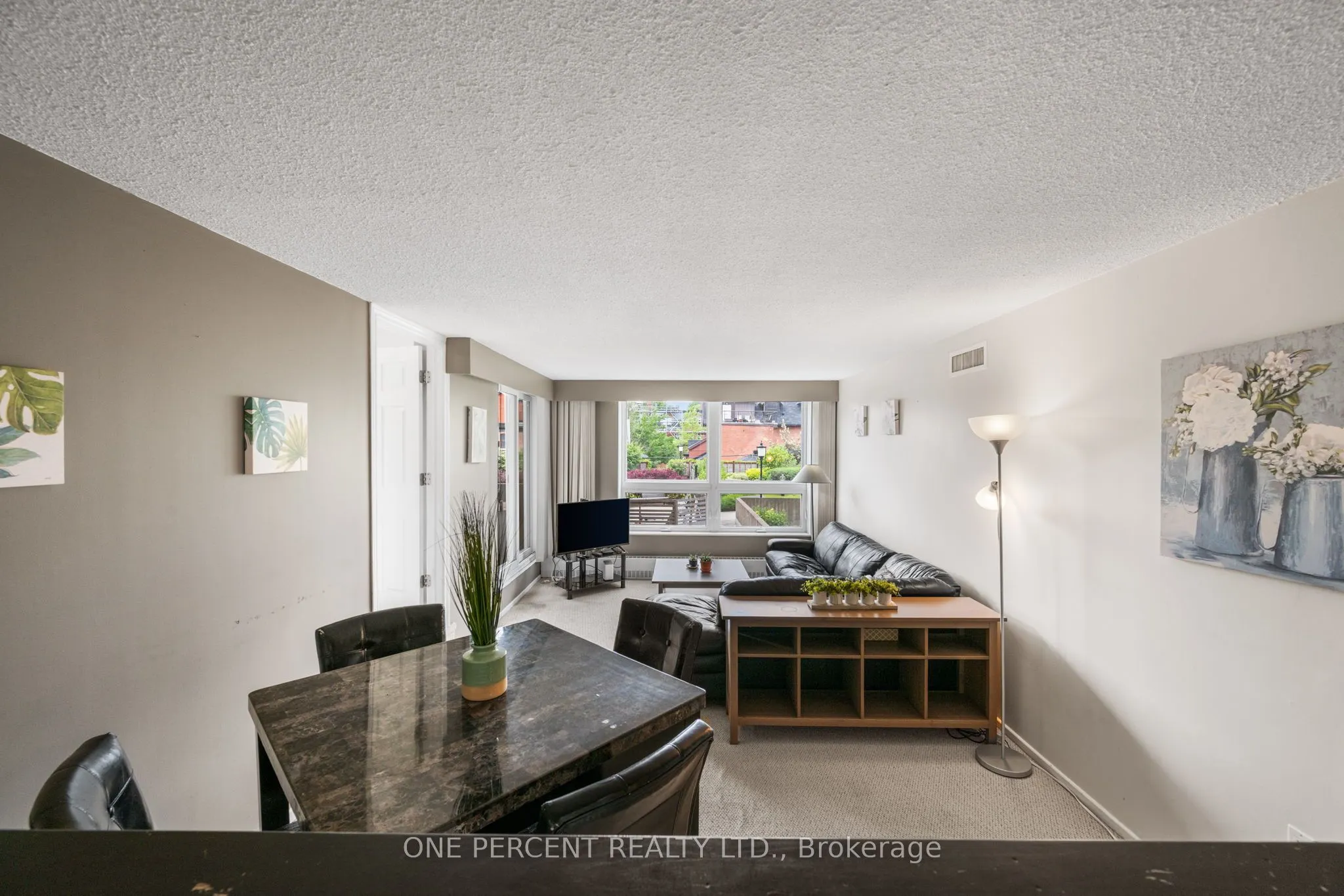 373 Laurier Avenue E, #201