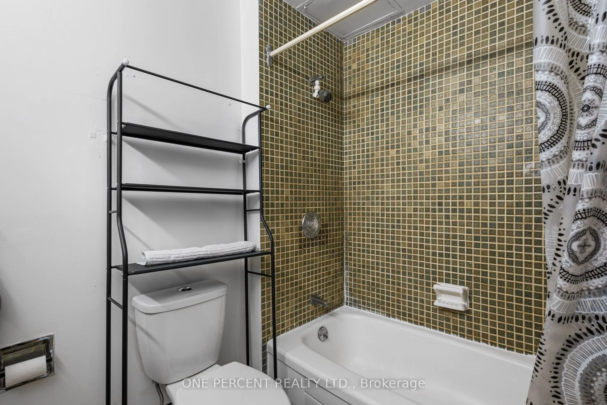 373 Laurier Avenue E, #201