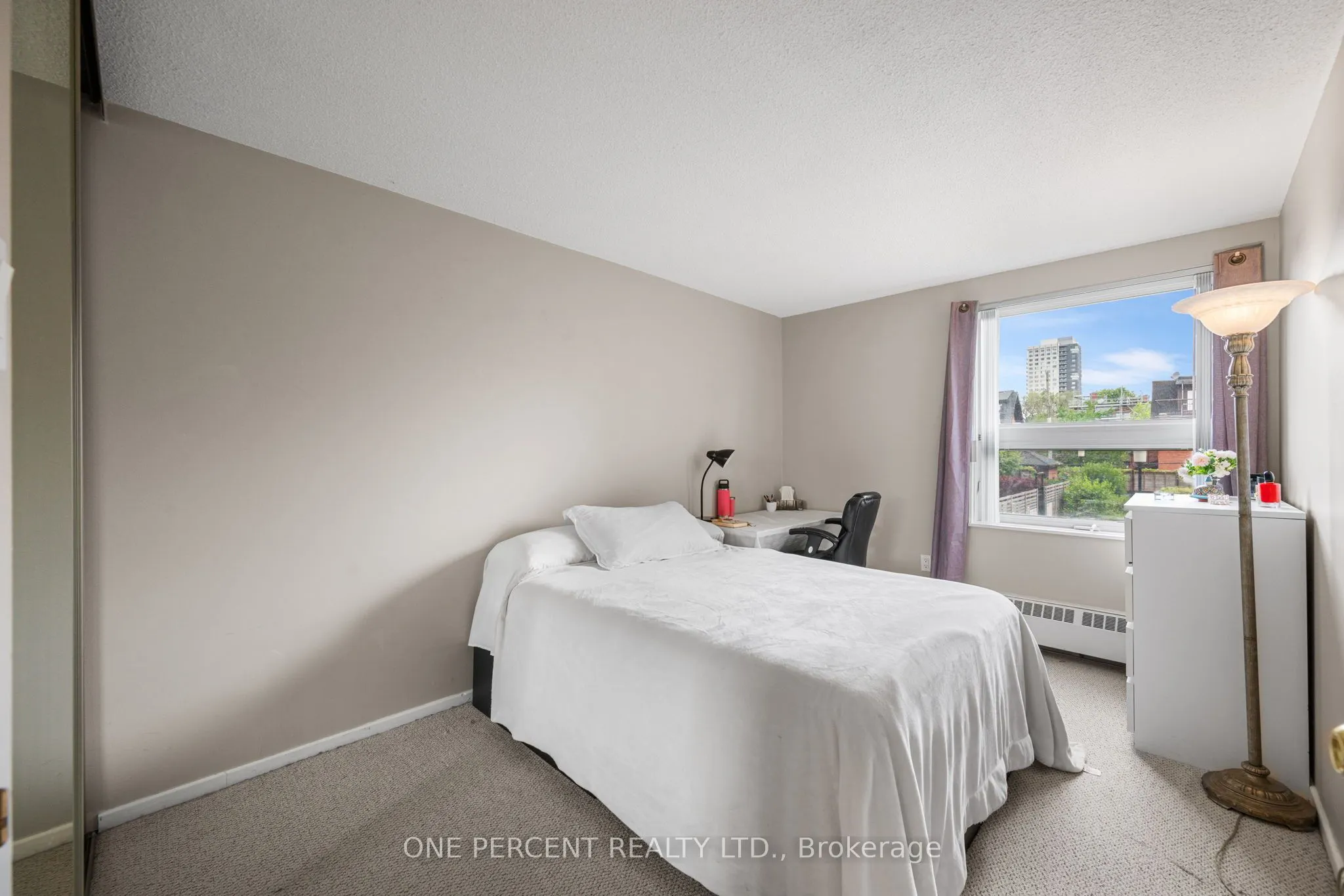 373 Laurier Avenue E, #201
