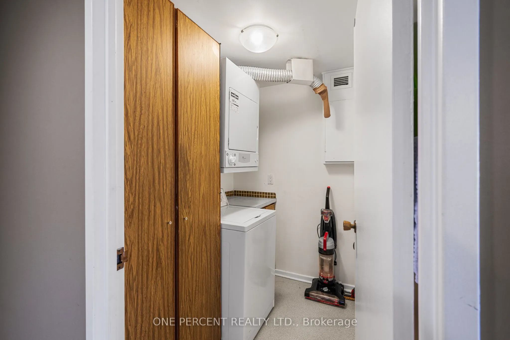 373 Laurier Avenue E, #201