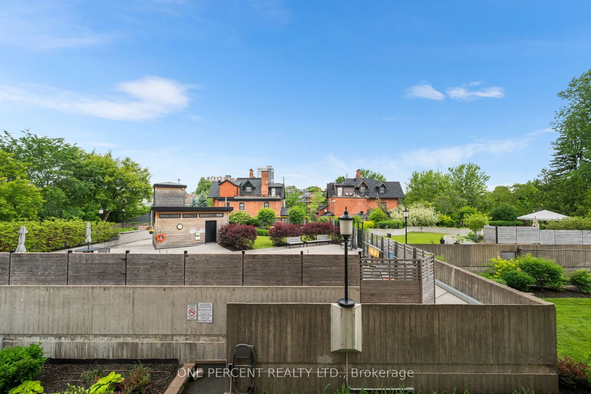 373 Laurier Avenue E, #201