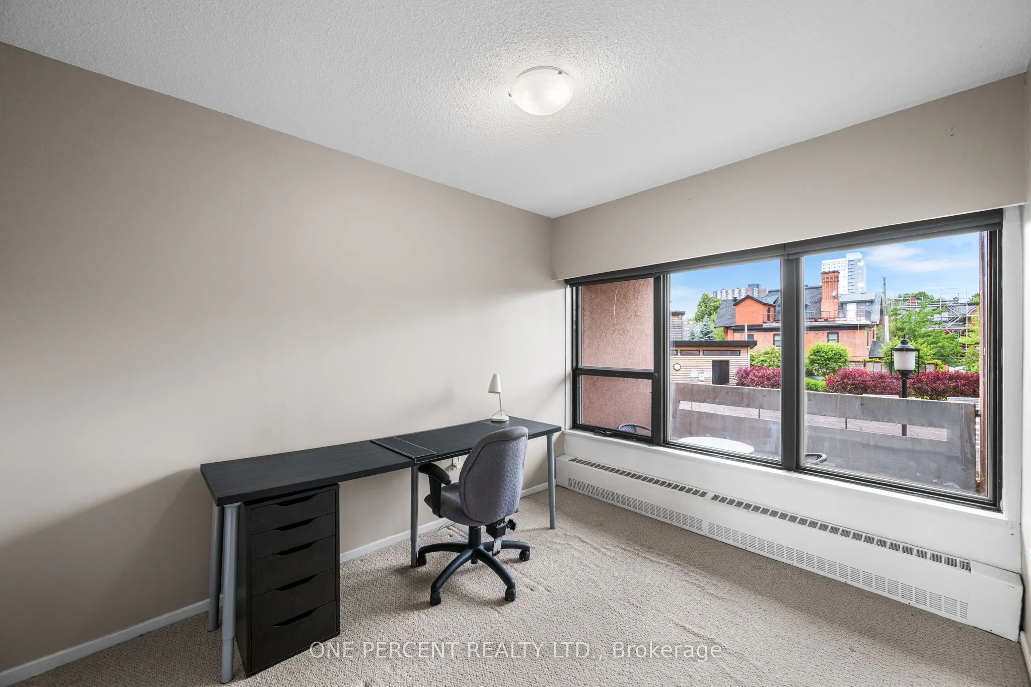 373 Laurier Avenue E, #201