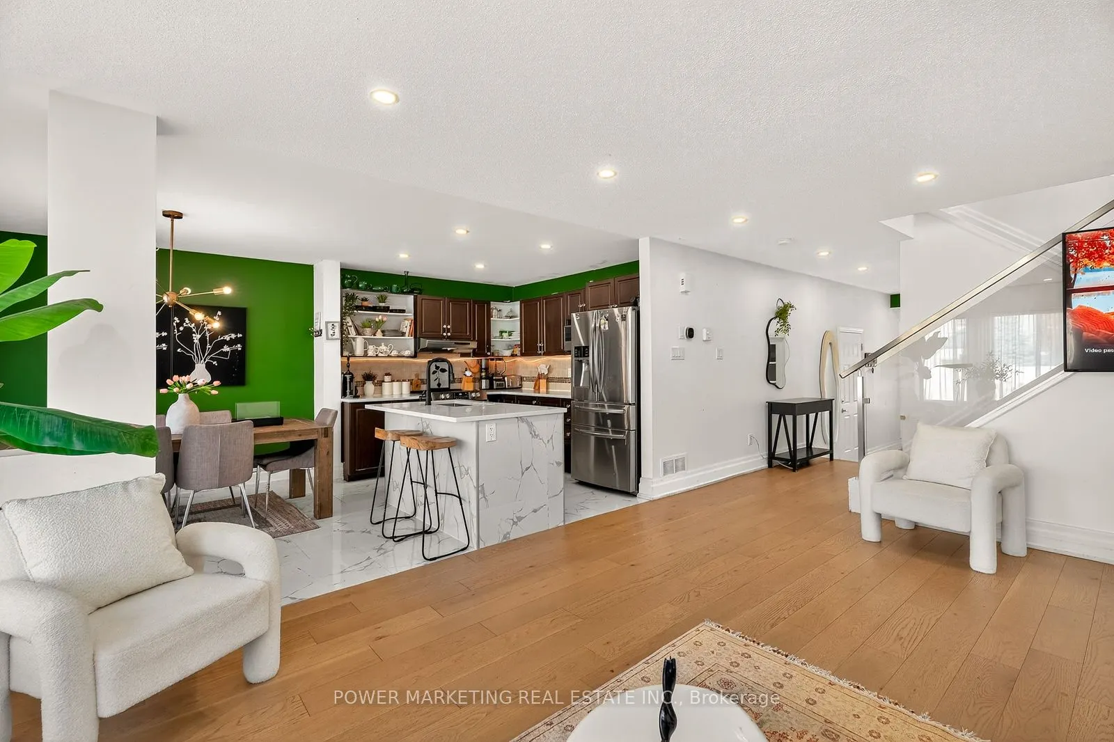 657 Clearbrook Drive N, #657