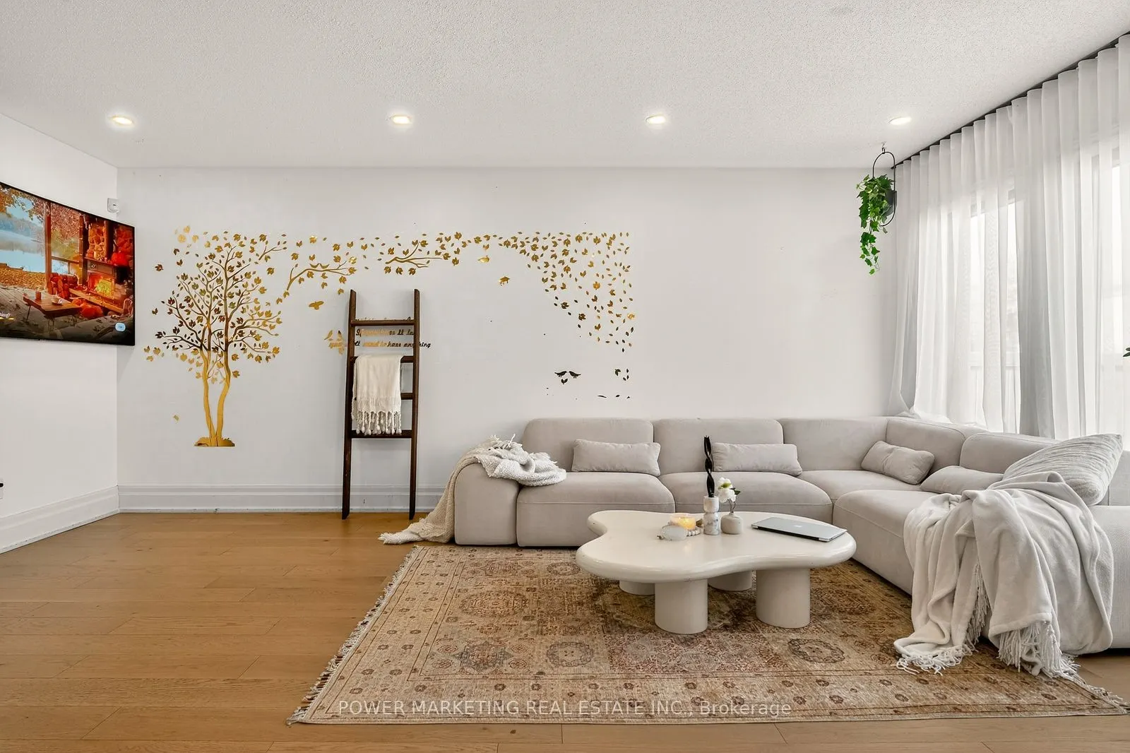 657 Clearbrook Drive N, #657