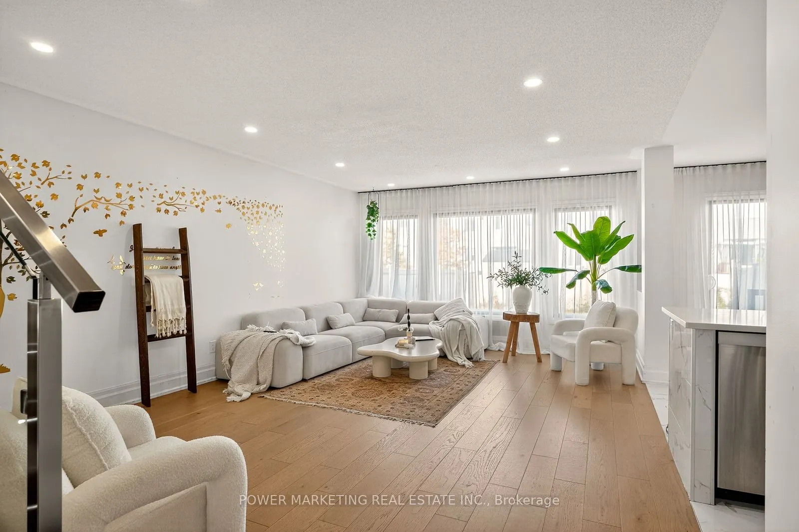 657 Clearbrook Drive N, #657