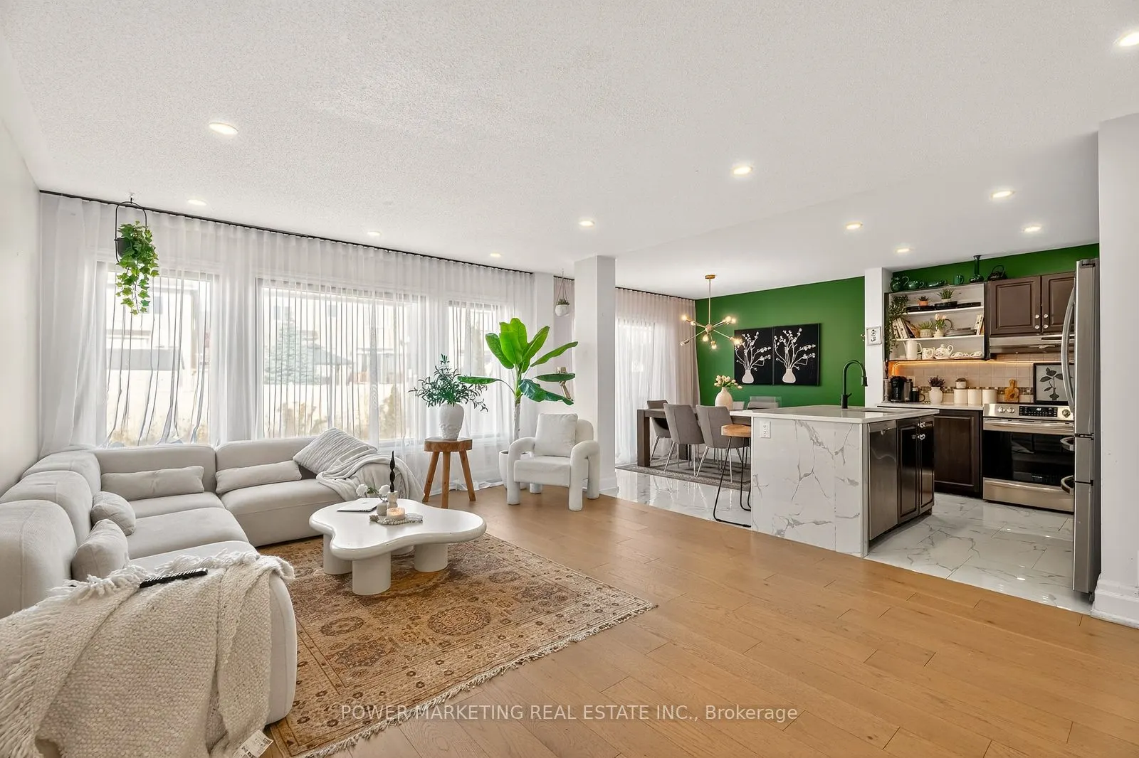 657 Clearbrook Drive N, #657