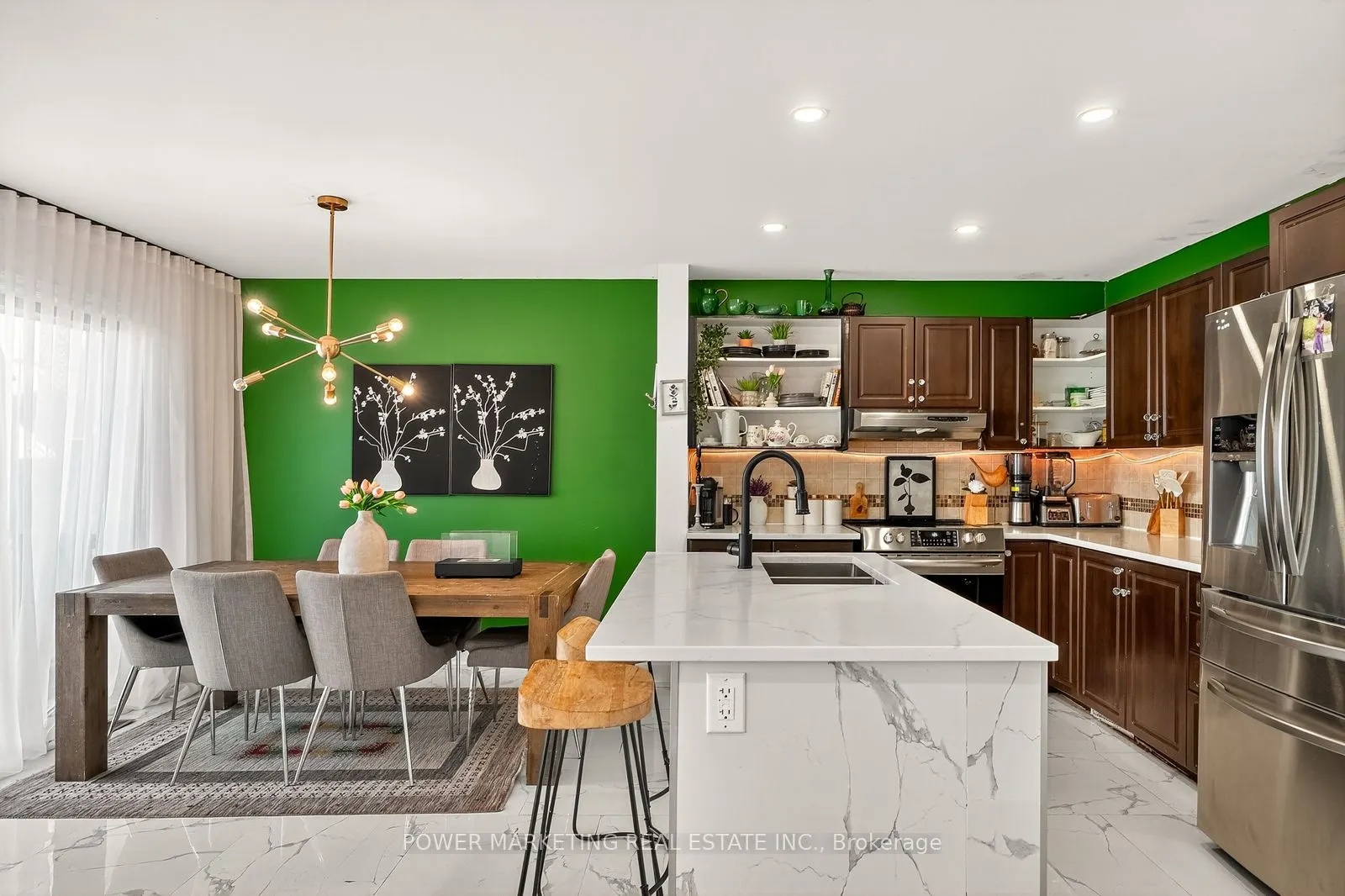 657 Clearbrook Drive N, #657