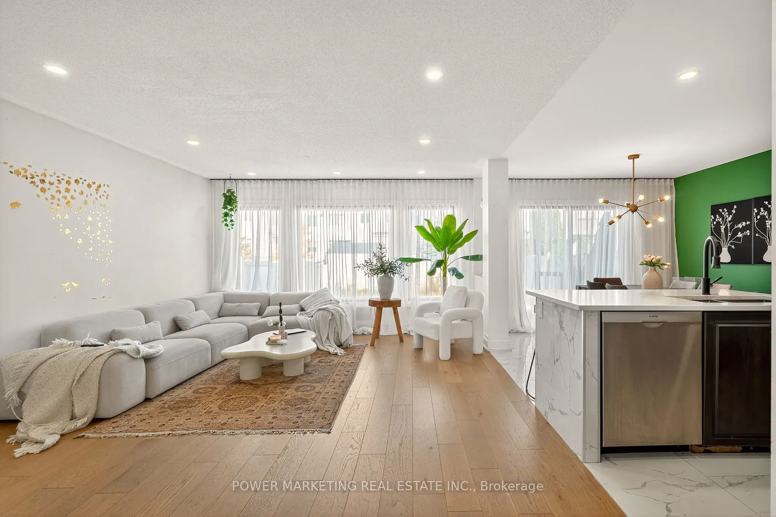 657 Clearbrook Drive N, #657