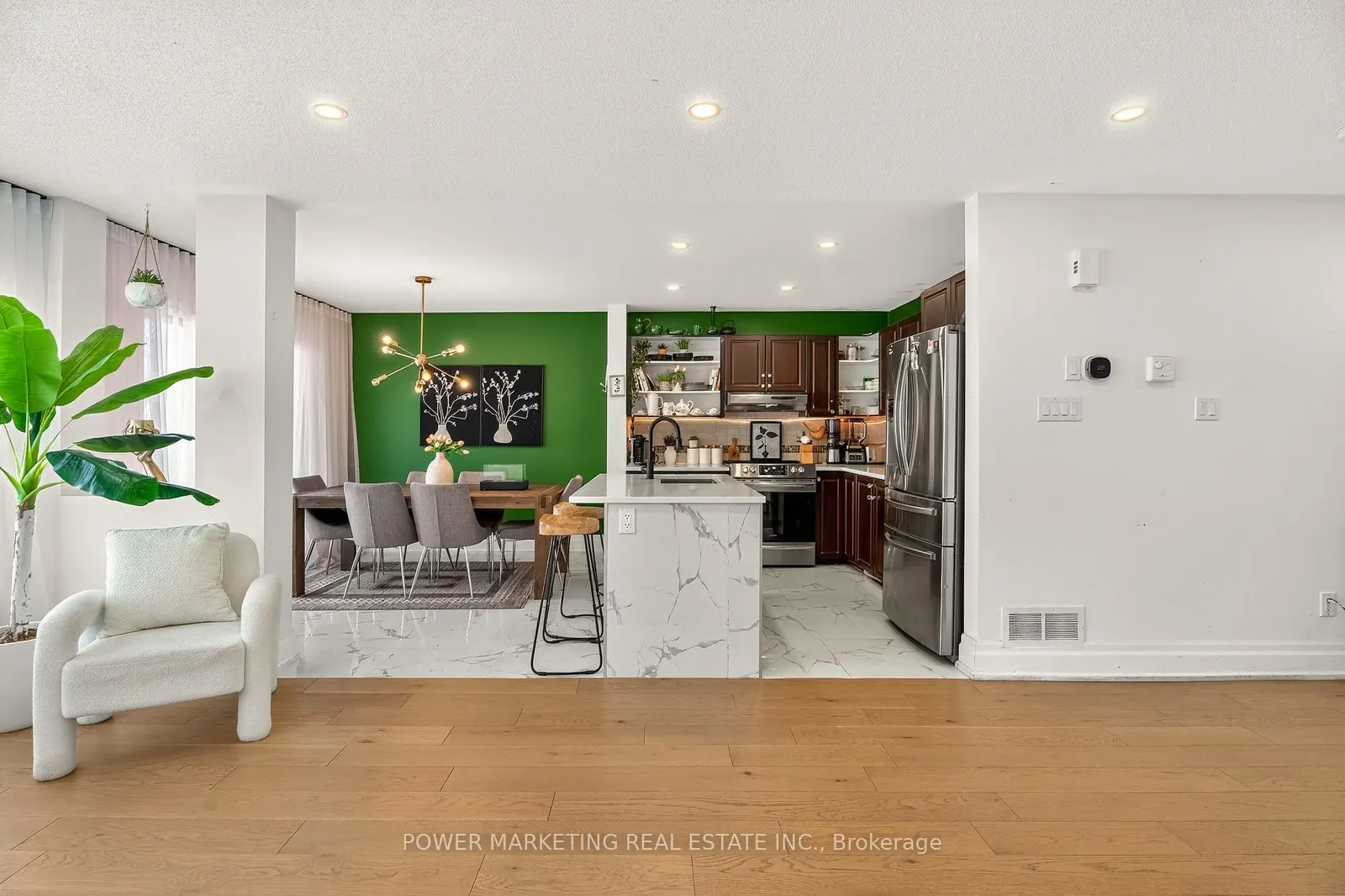 657 Clearbrook Drive N, #657