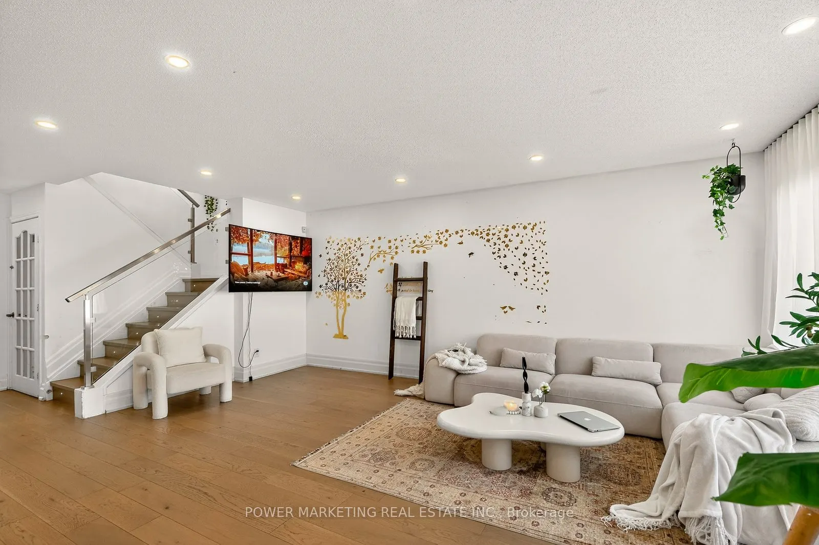 657 Clearbrook Drive N, #657