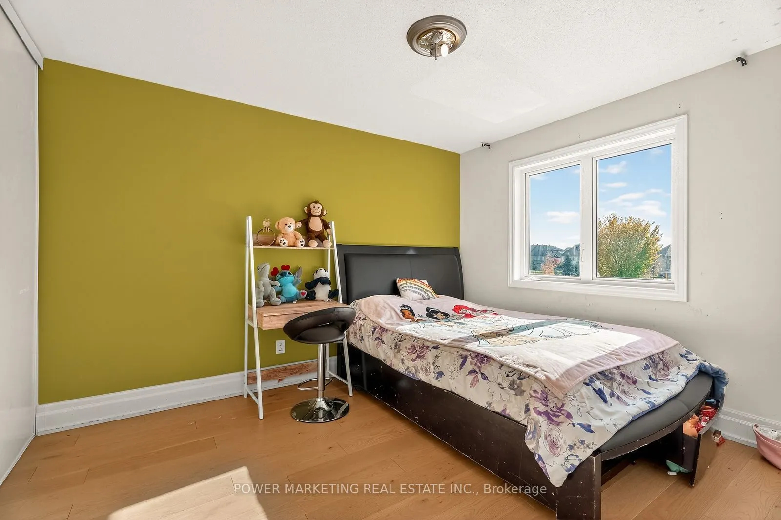 657 Clearbrook Drive N, #657