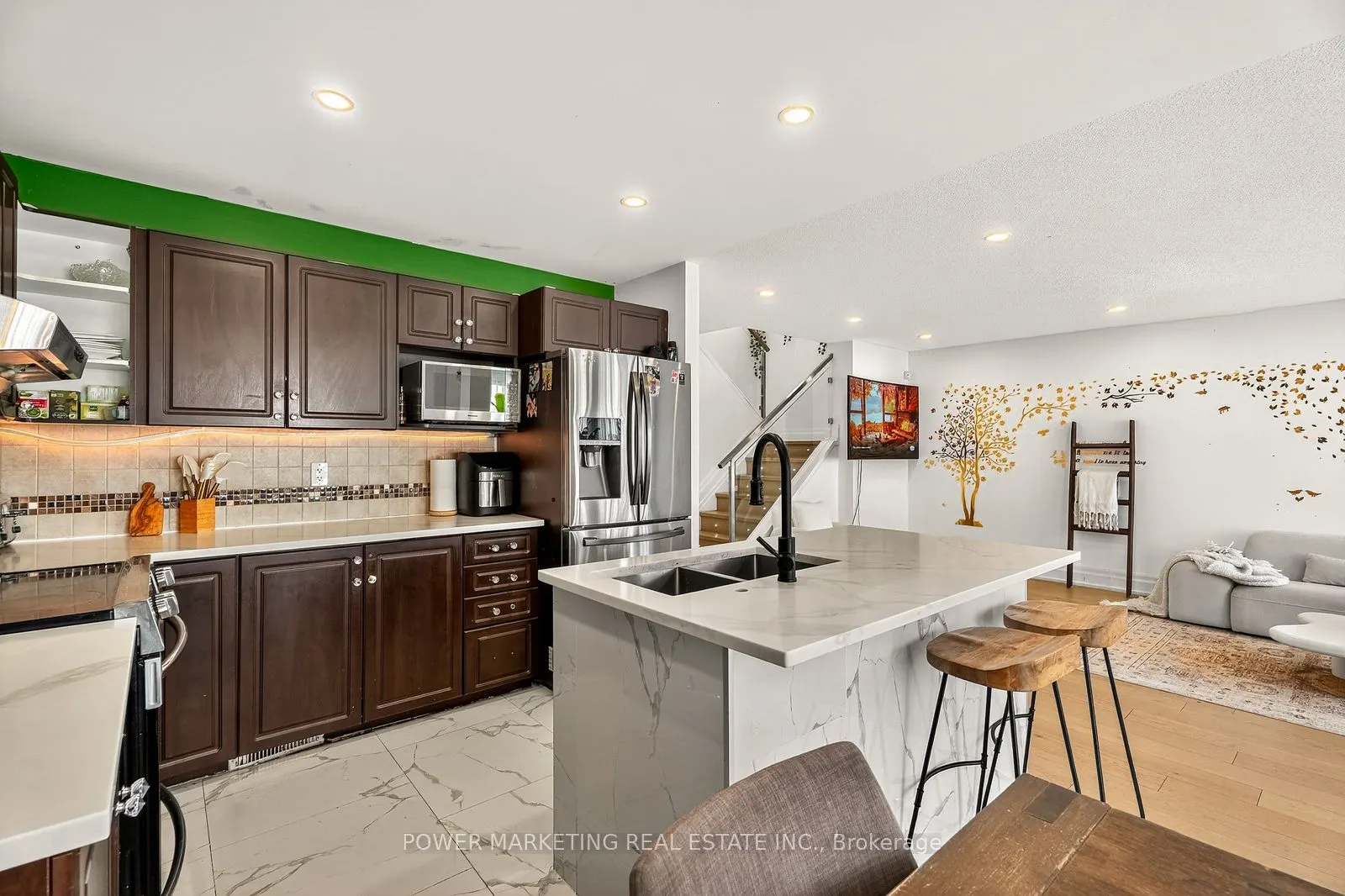 657 Clearbrook Drive N, #657