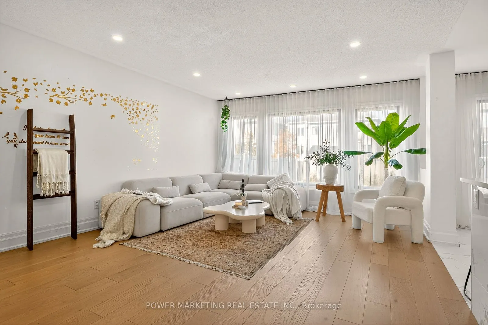 657 Clearbrook Drive N, #657