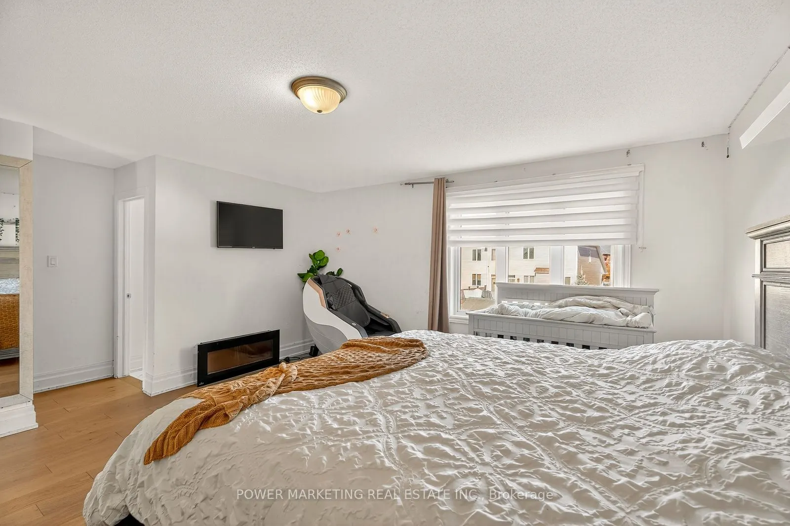 657 Clearbrook Drive N, #657