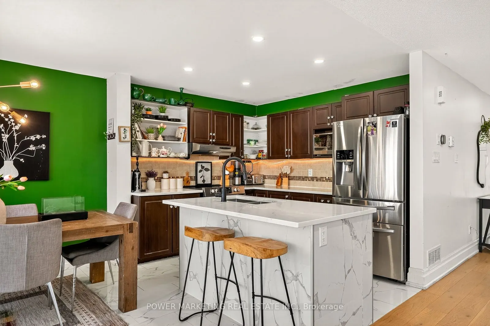 657 Clearbrook Drive N, #657