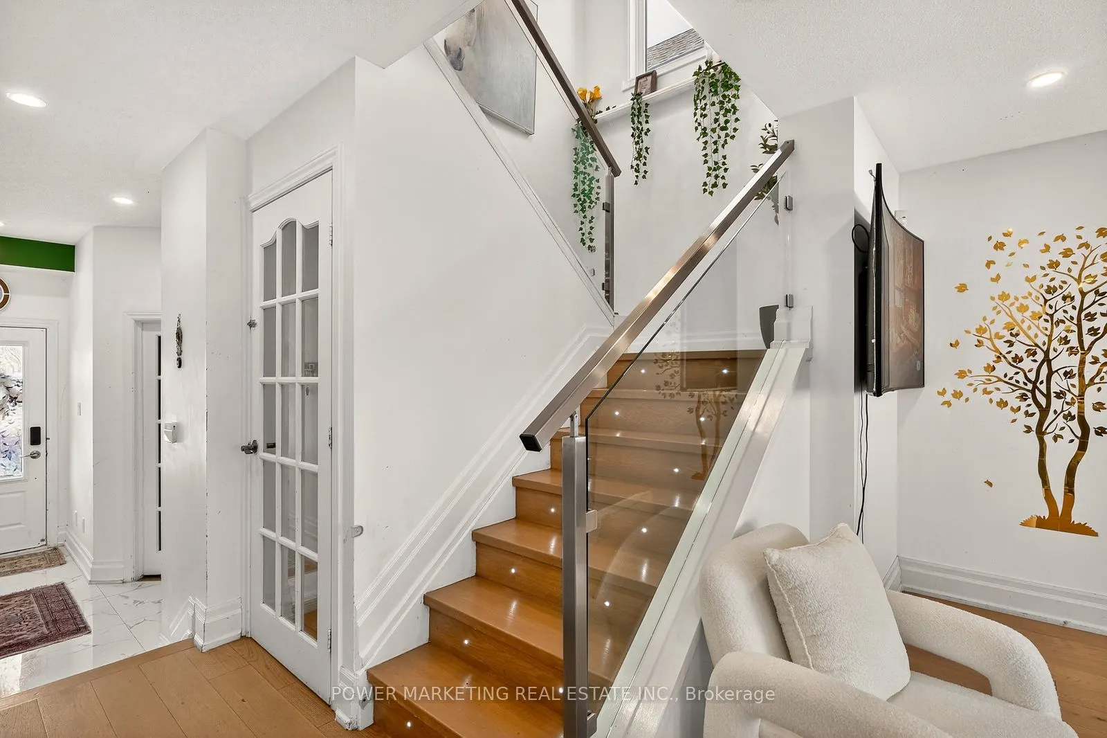 657 Clearbrook Drive N, #657