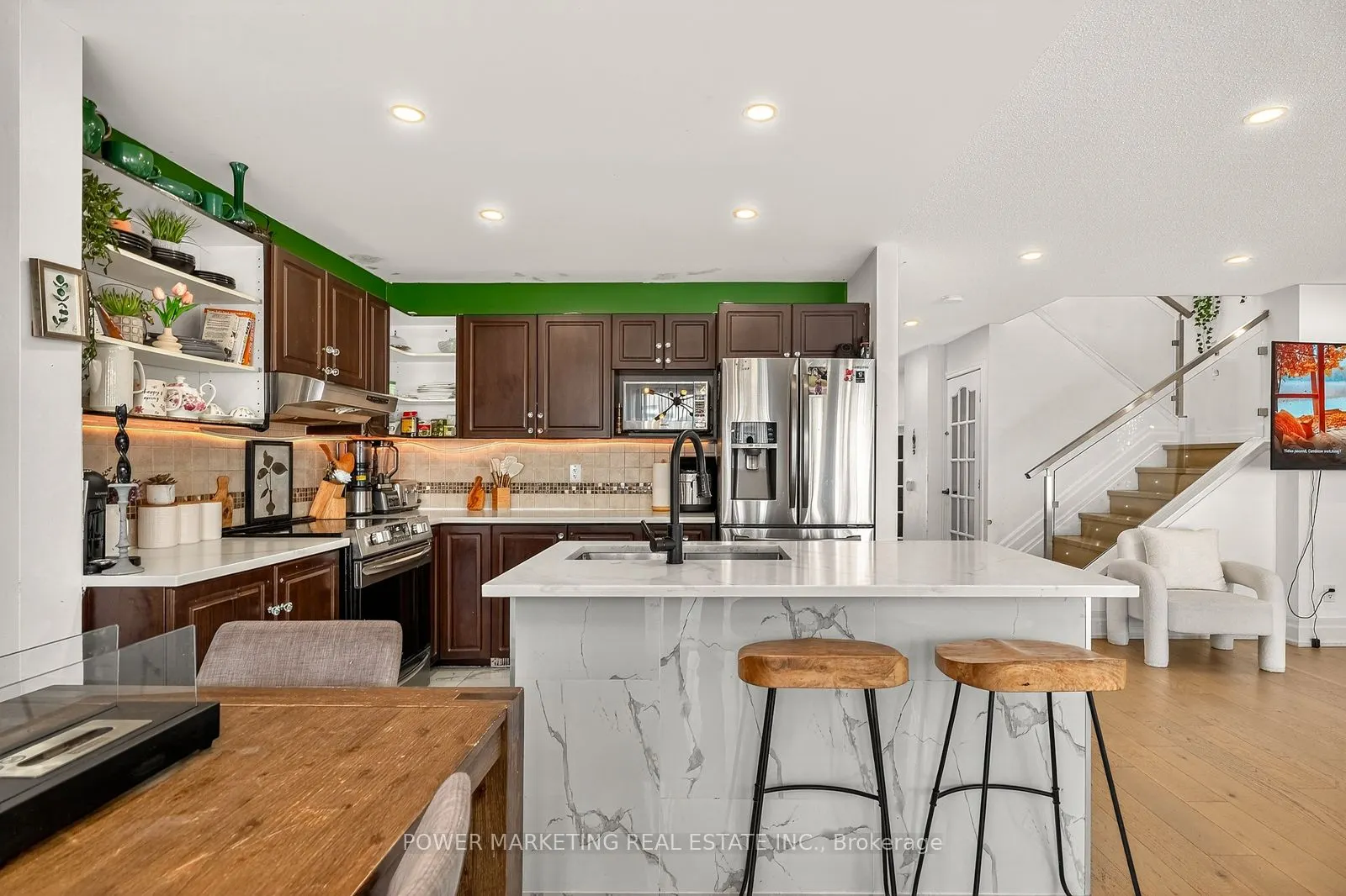 657 Clearbrook Drive N, #657