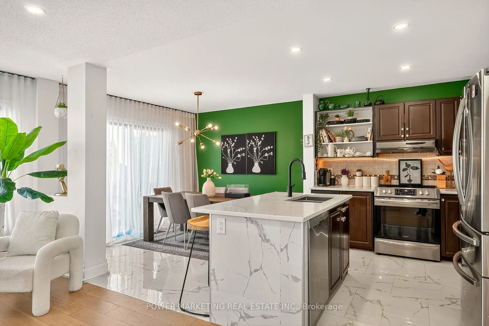 657 Clearbrook Drive N, #657