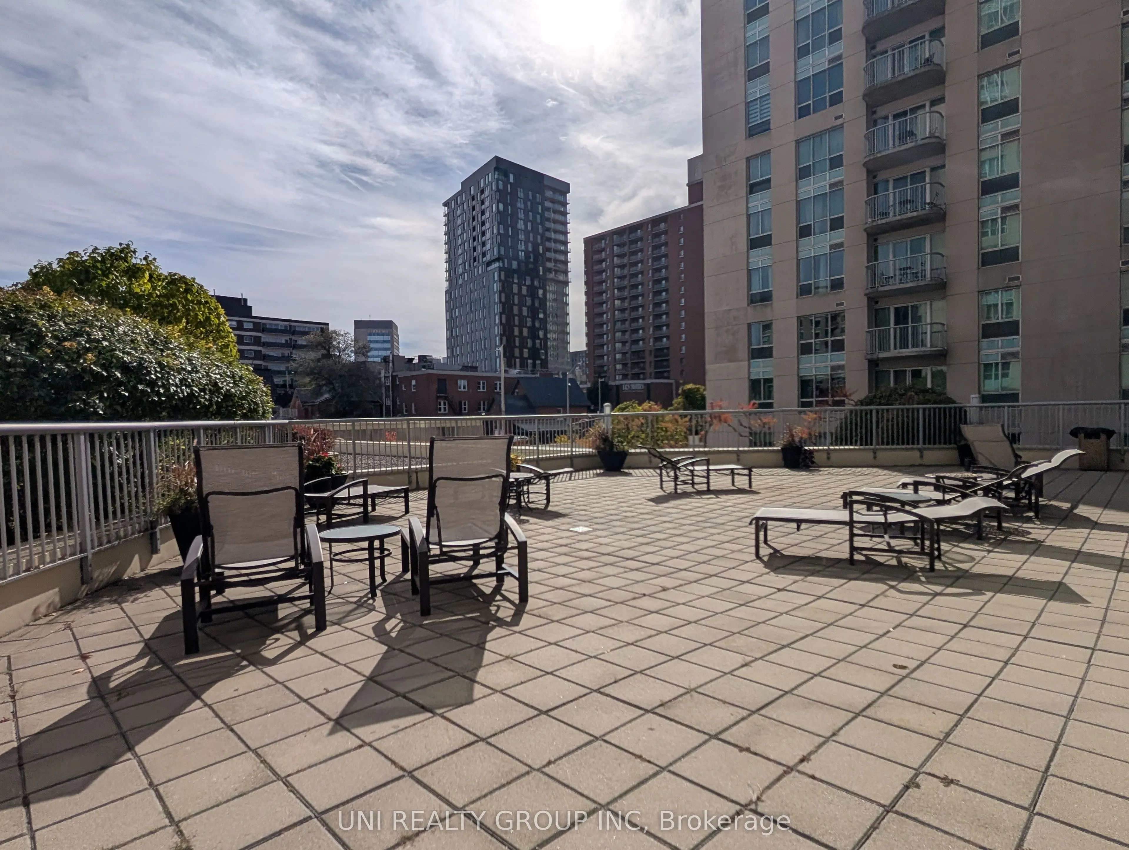 200 RIDEAU Street, #302