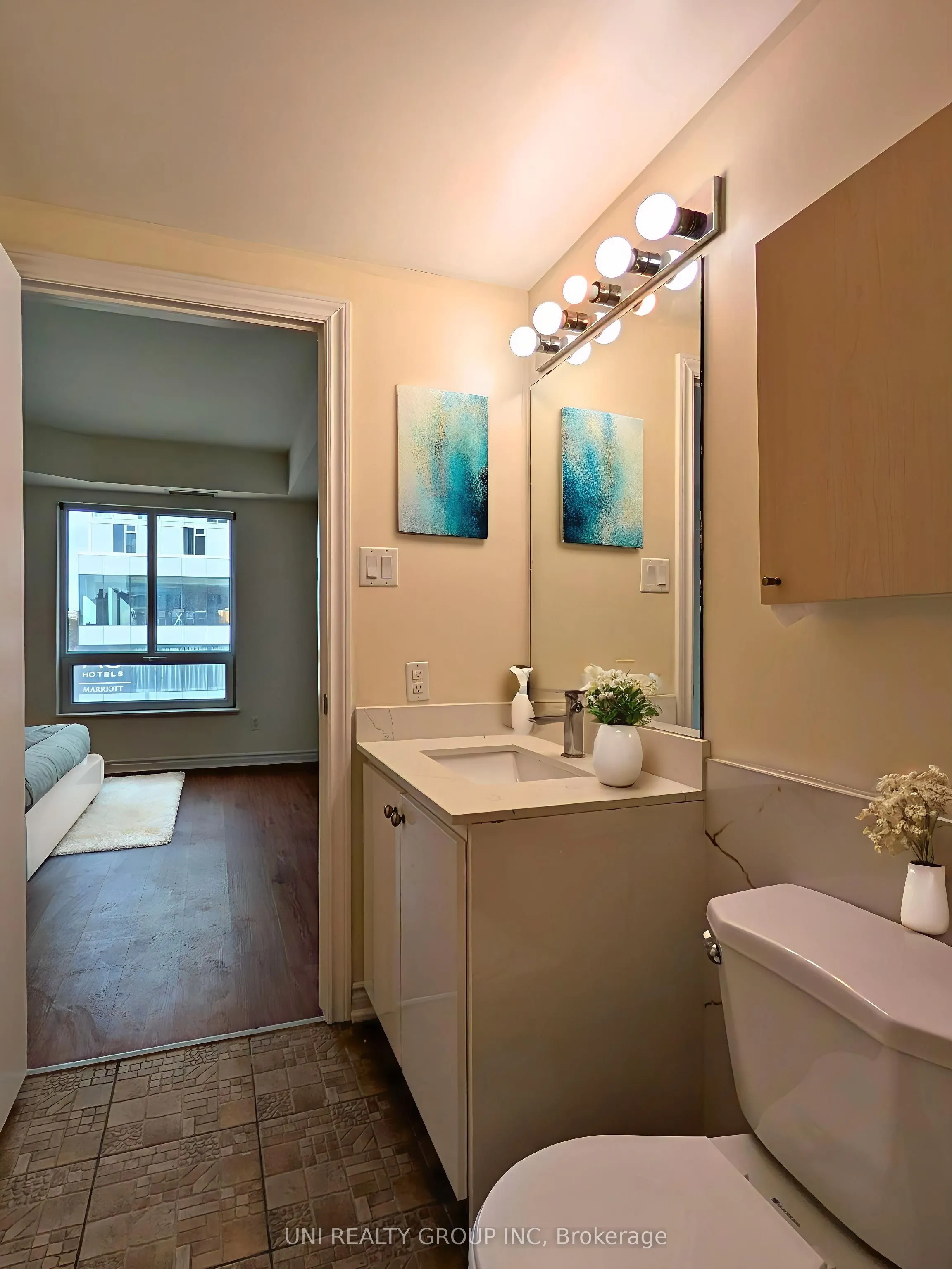 200 RIDEAU Street, #302