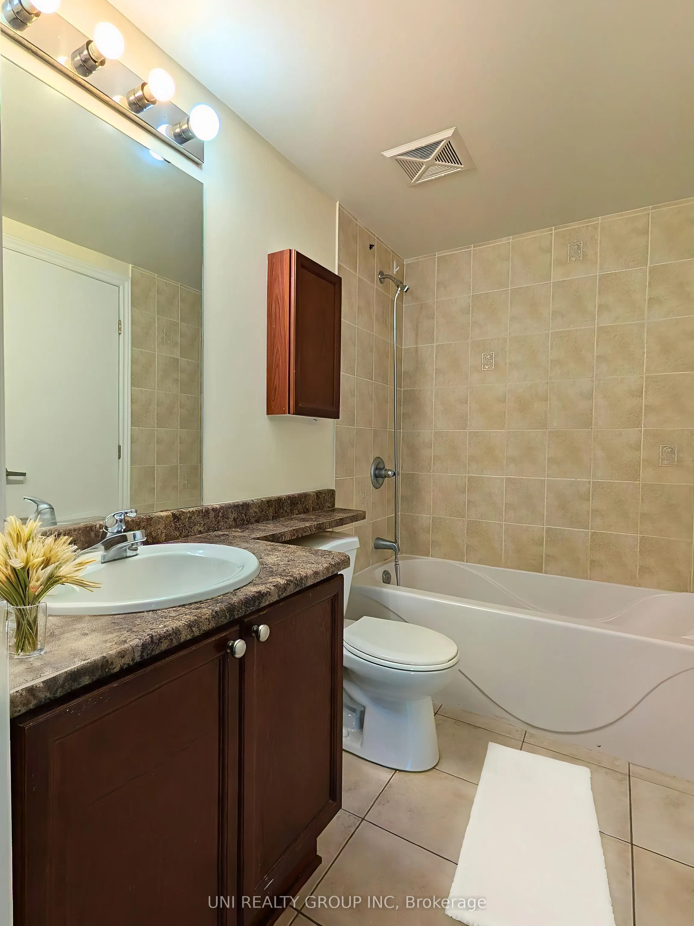 200 RIDEAU Street, #302