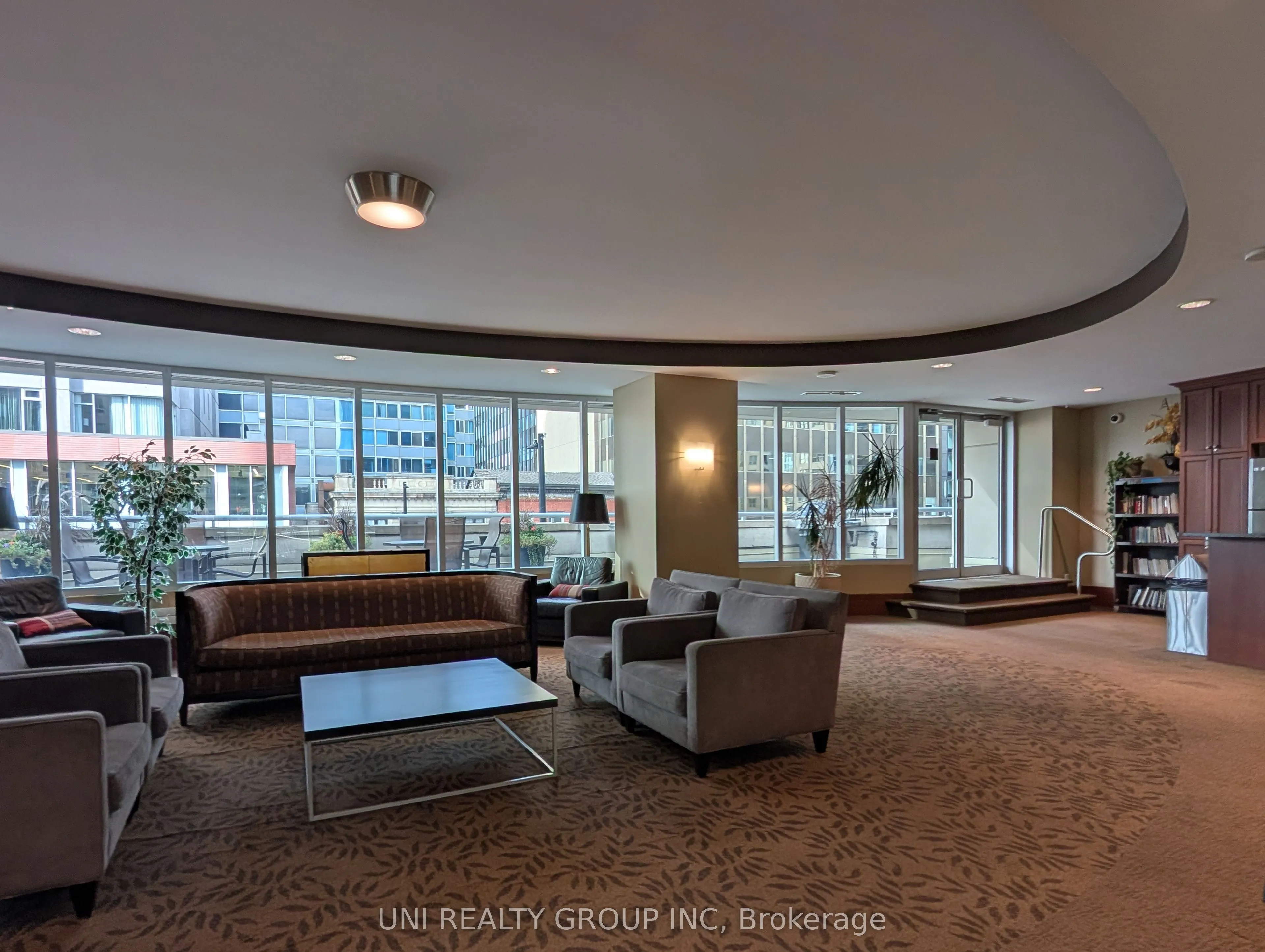 200 RIDEAU Street, #302