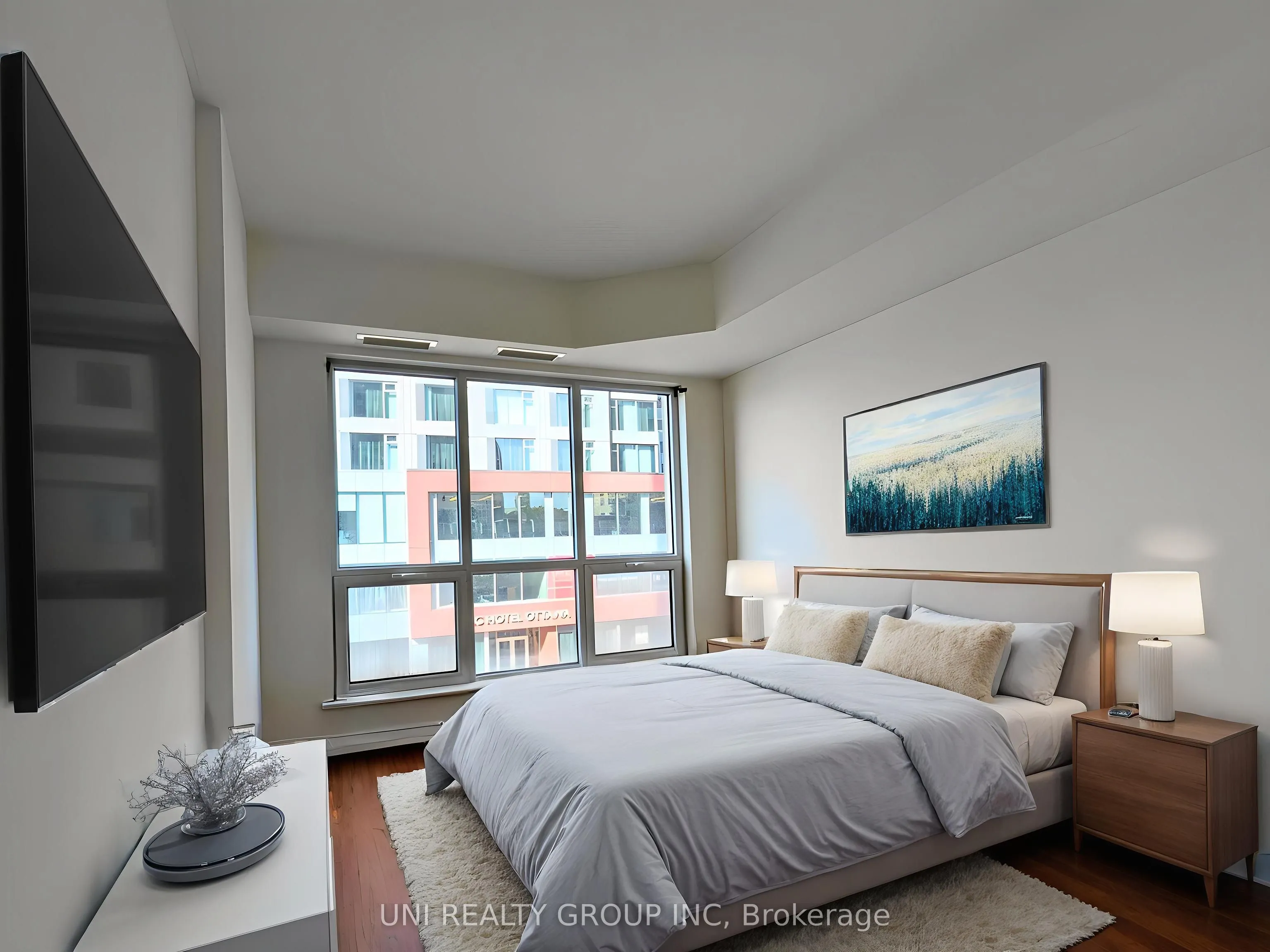 200 RIDEAU Street, #302