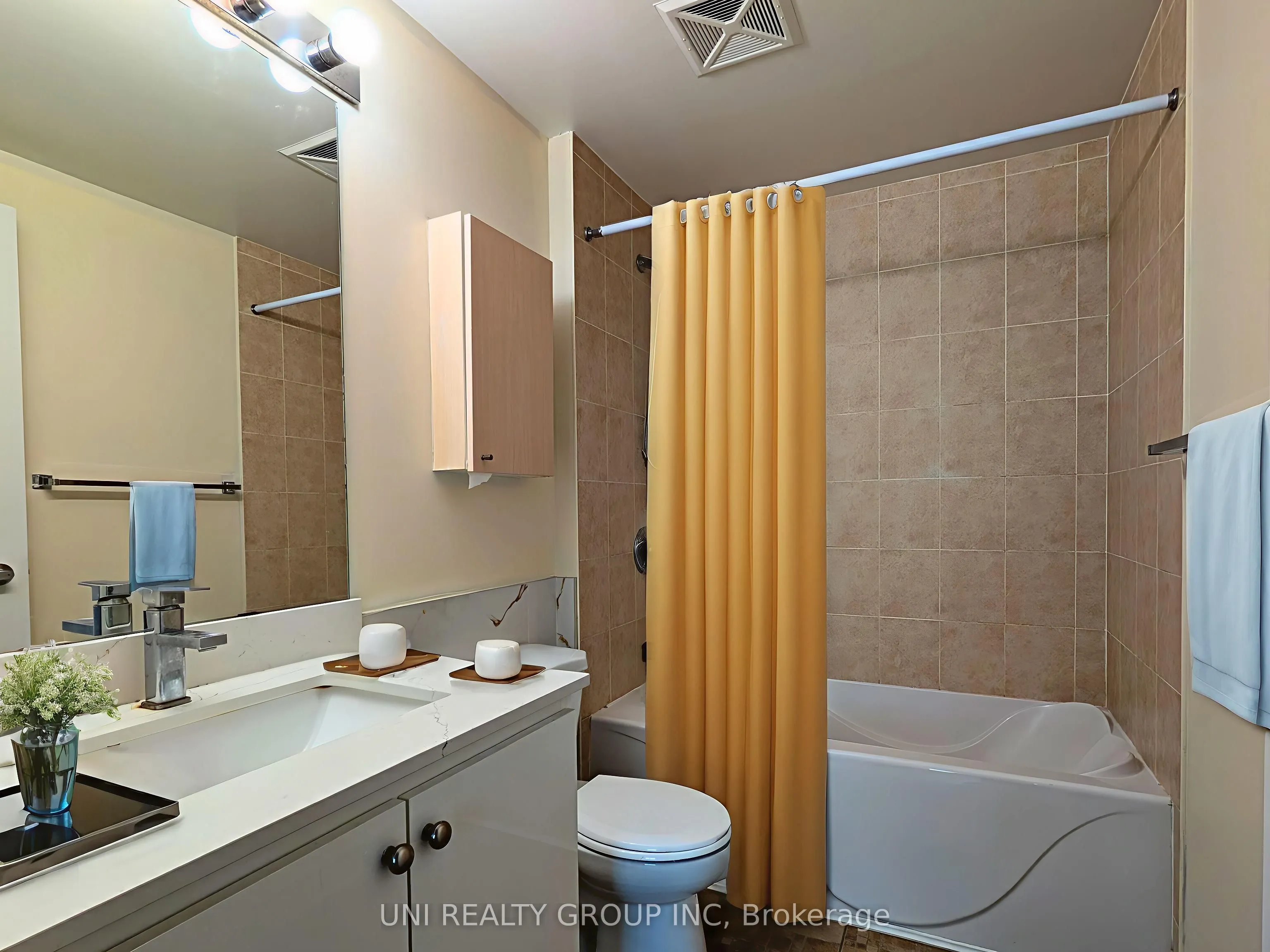 200 RIDEAU Street, #302