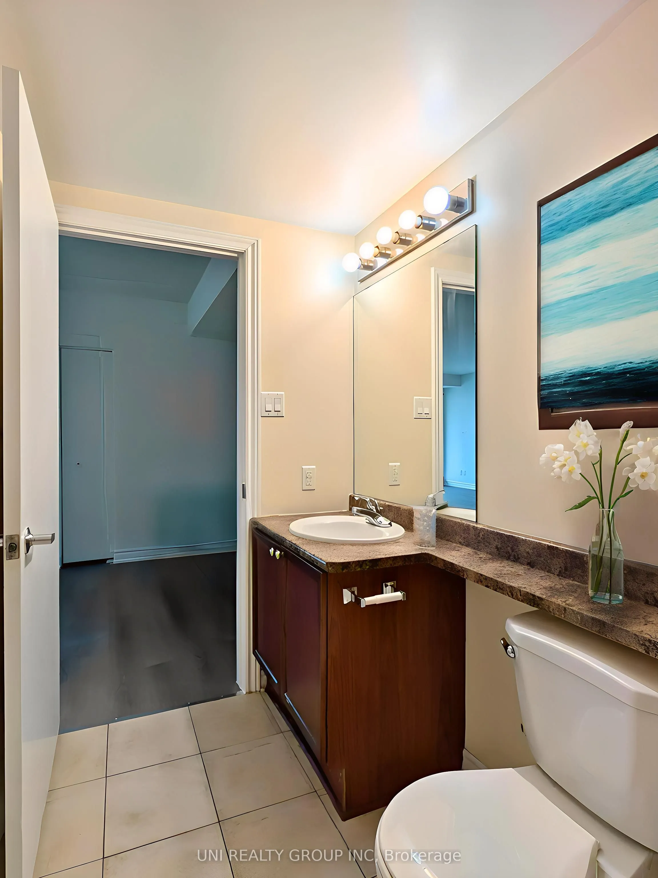 200 RIDEAU Street, #302