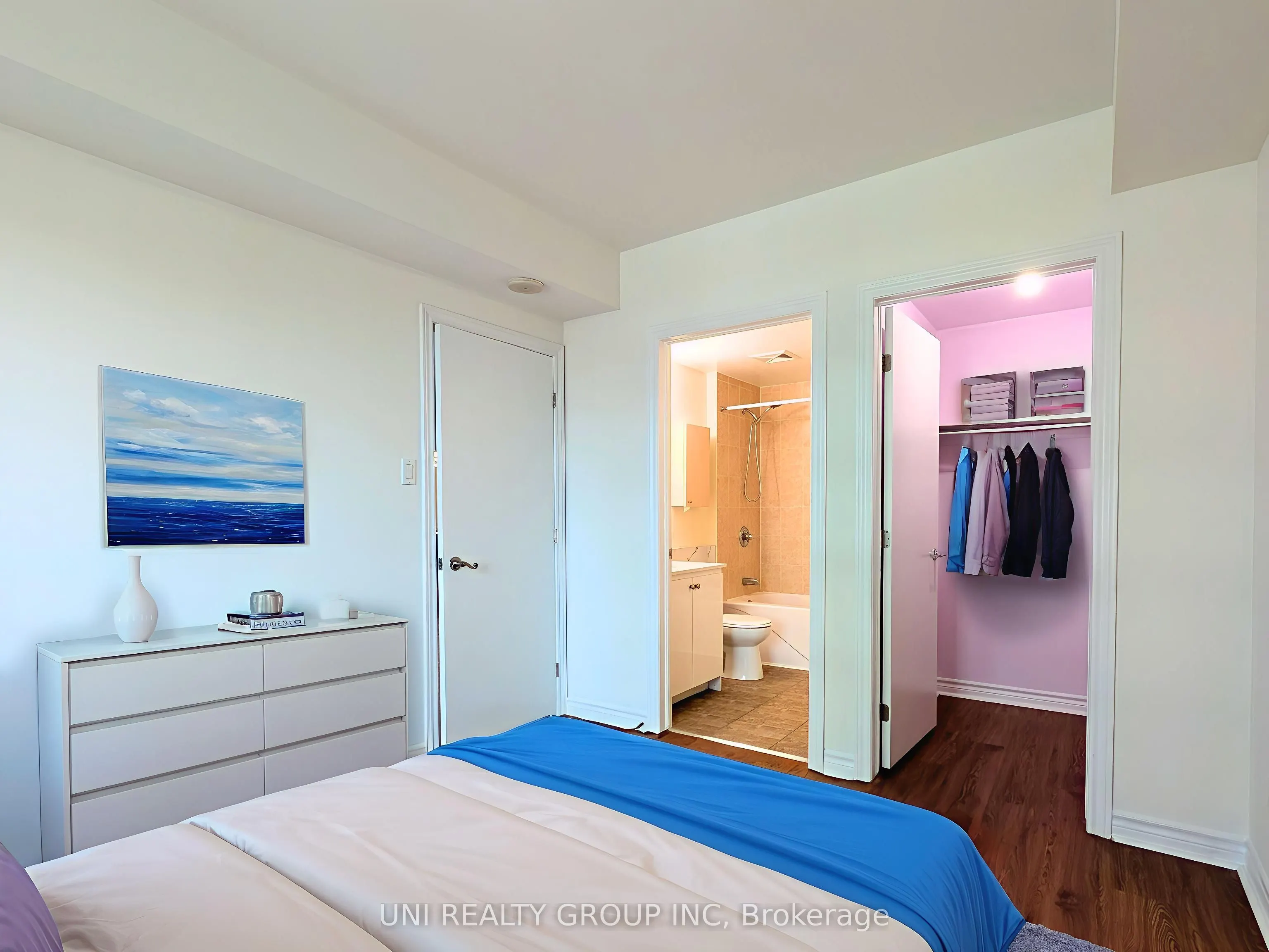 200 RIDEAU Street, #302