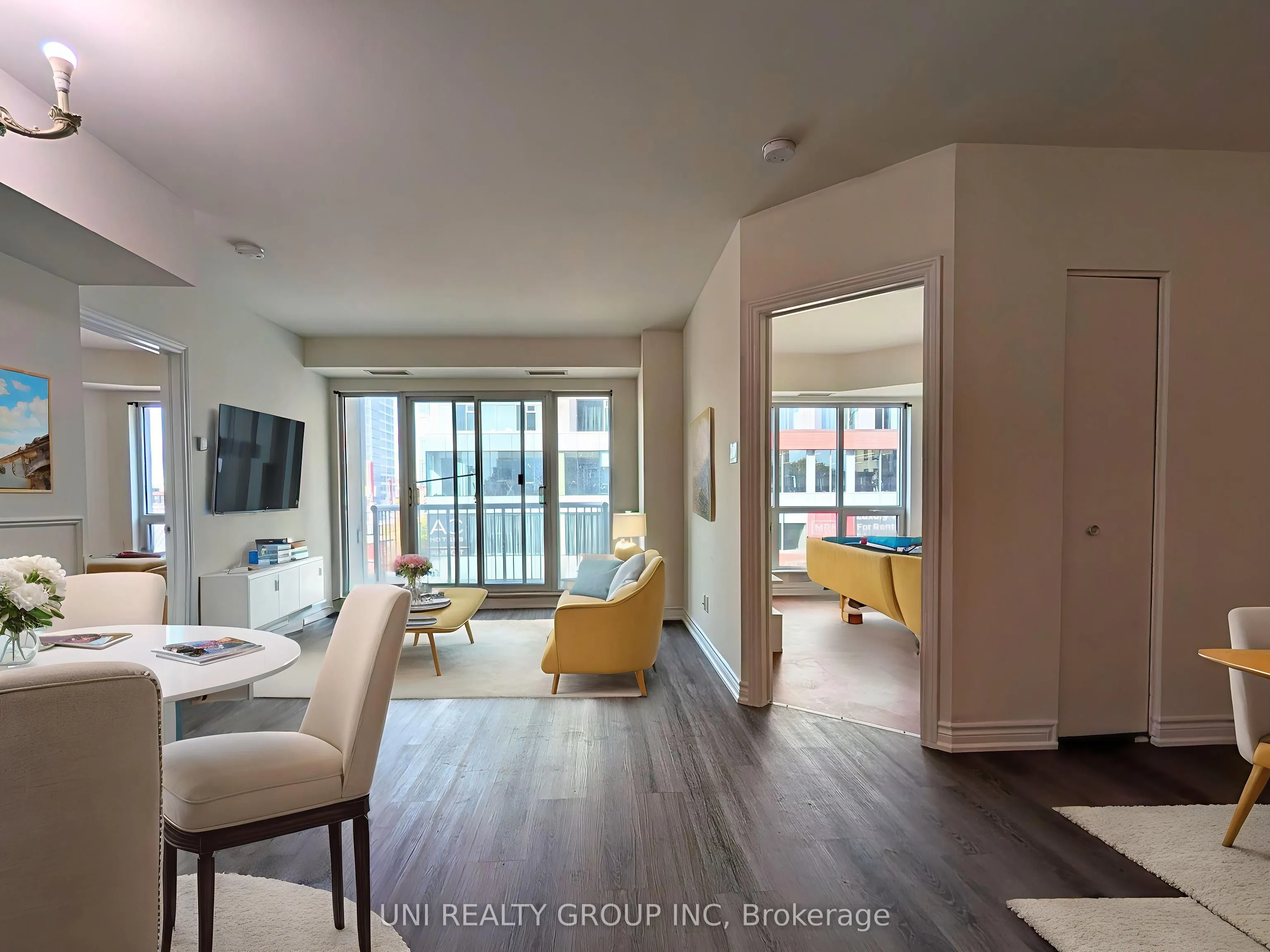 200 RIDEAU Street, #302