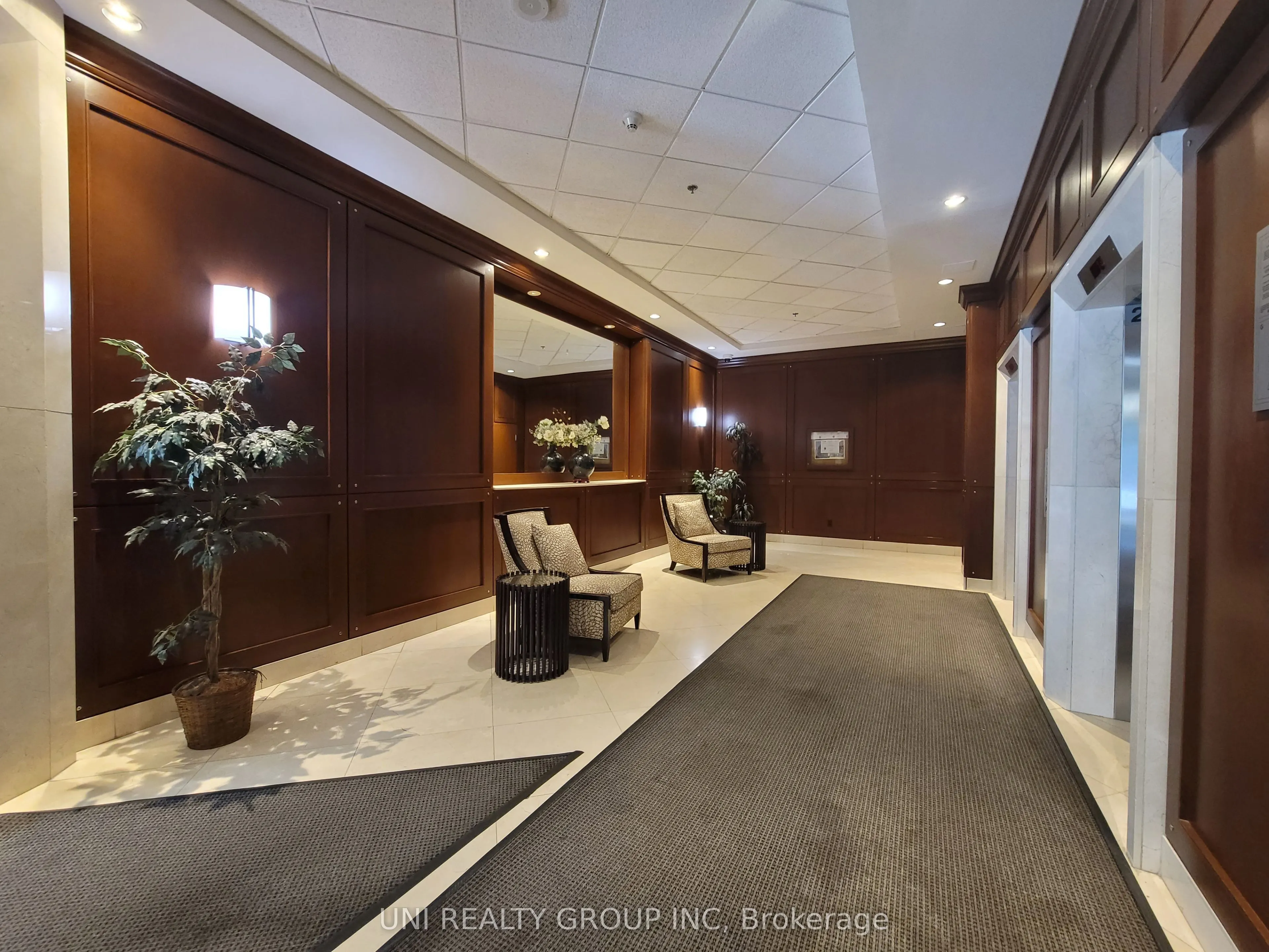 200 RIDEAU Street, #302