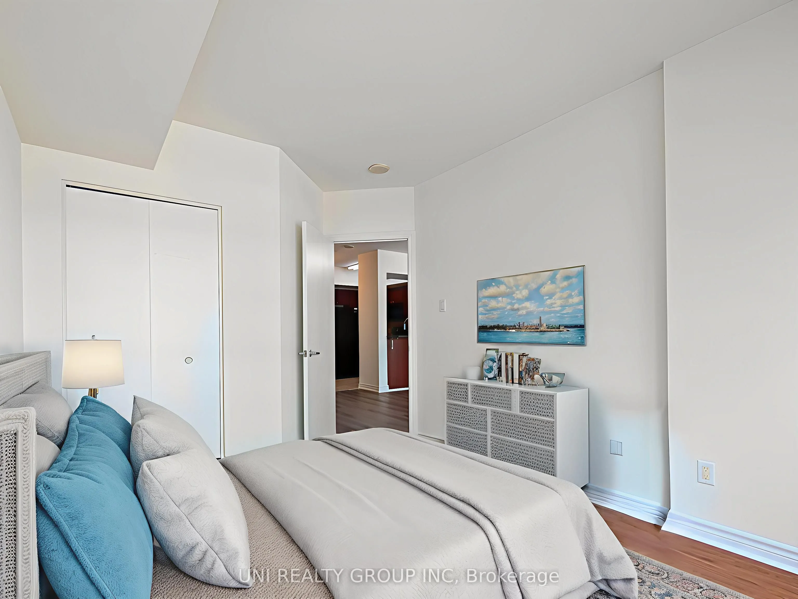 200 RIDEAU Street, #302