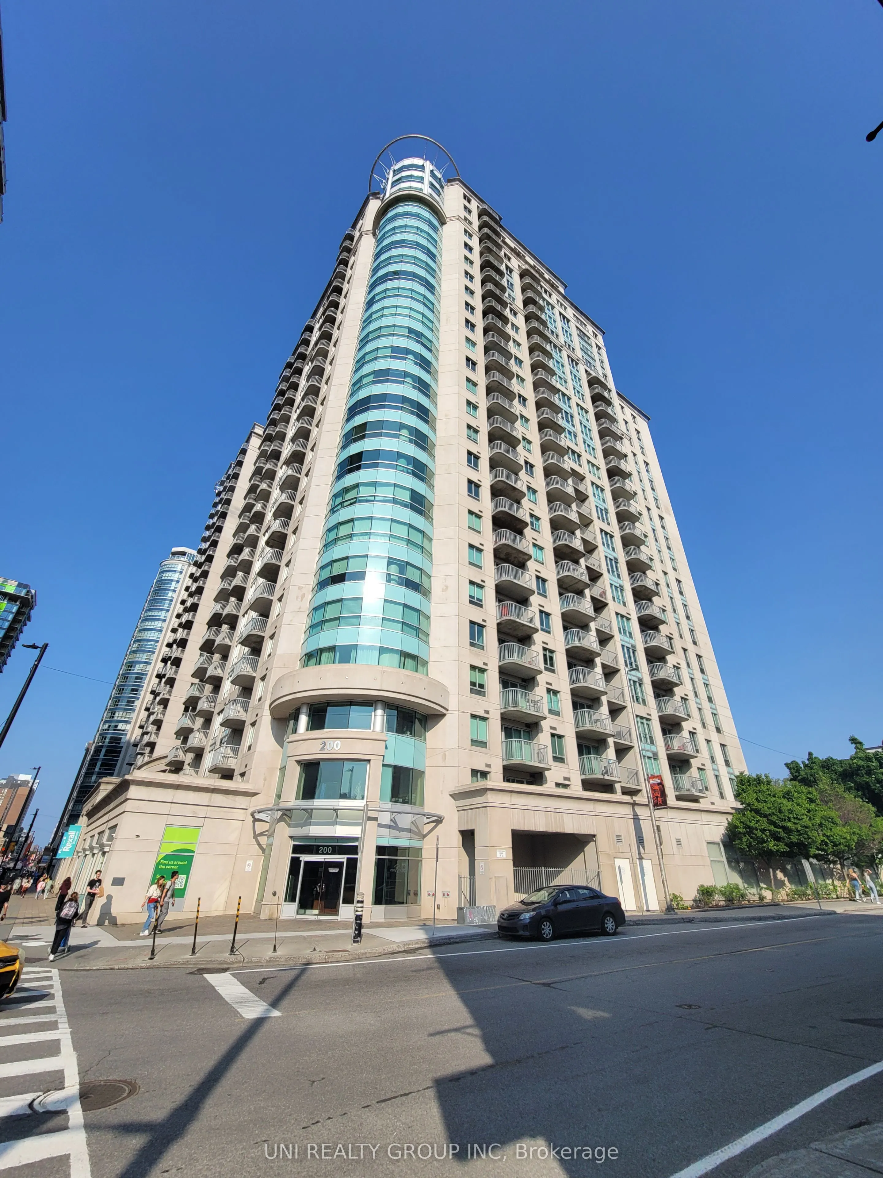 200 RIDEAU Street, #302