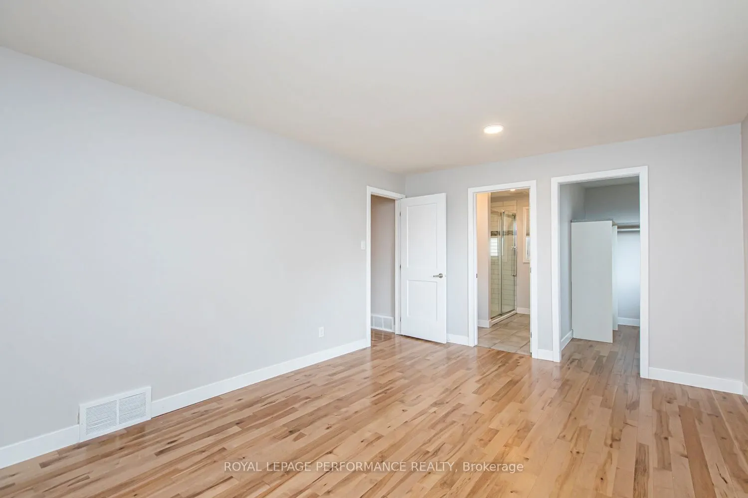 84 LOCKHART Avenue N