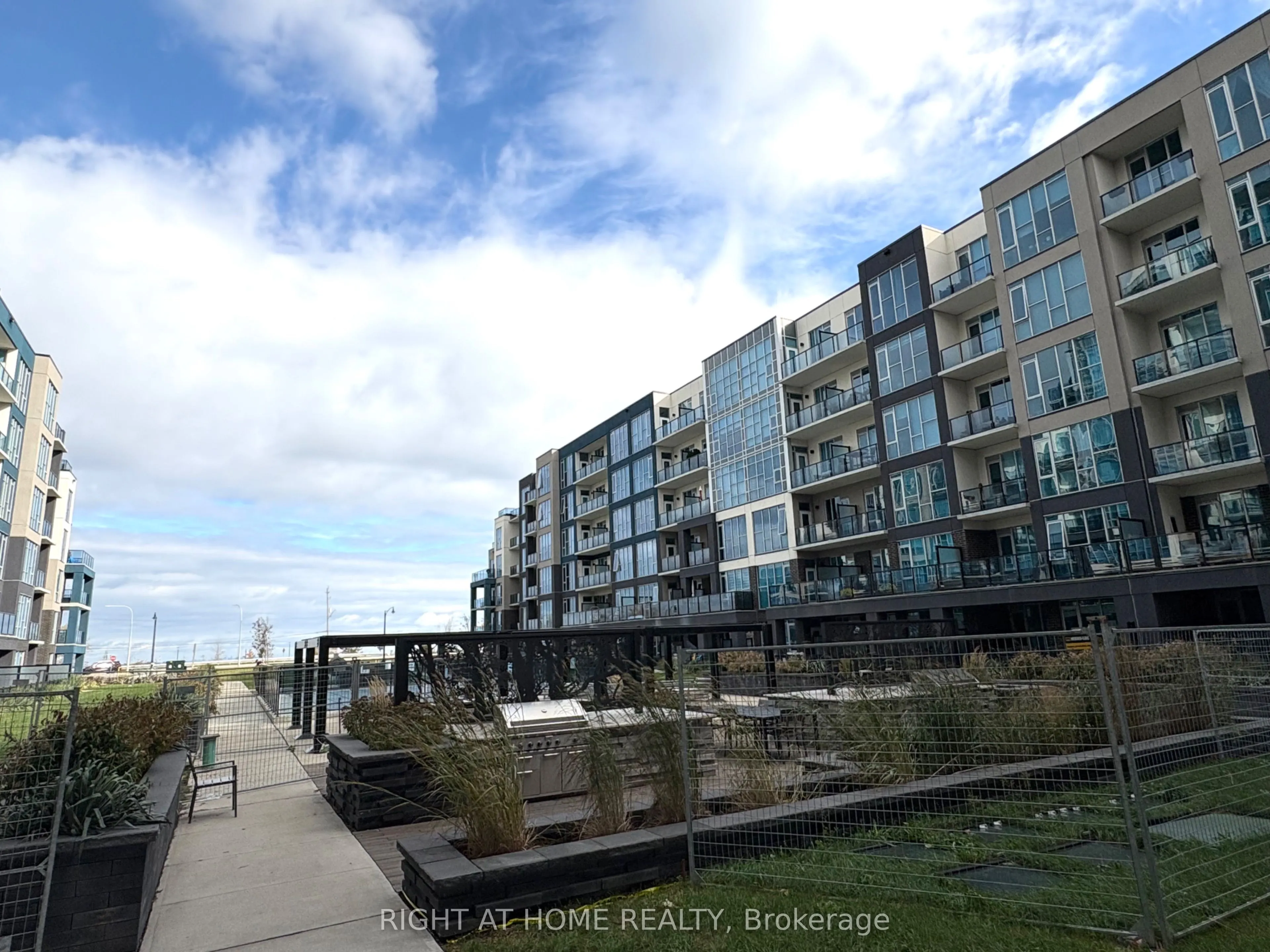 16 Concord Place, #513