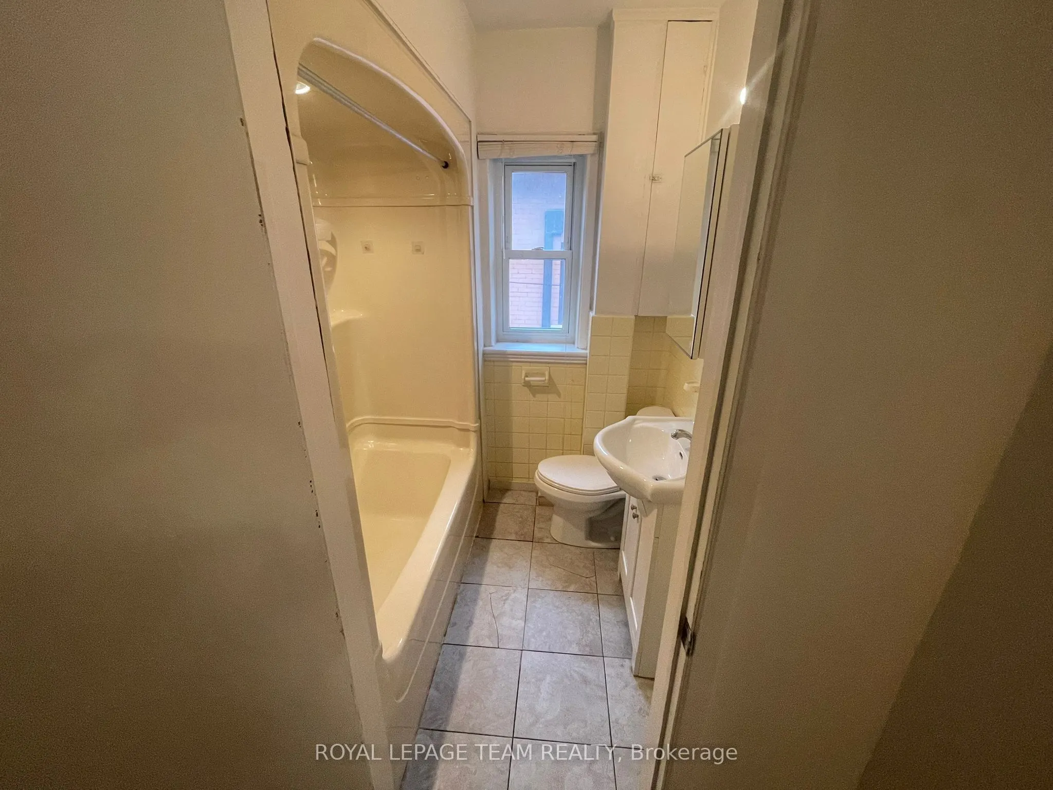 519 Lyon Street N, #2