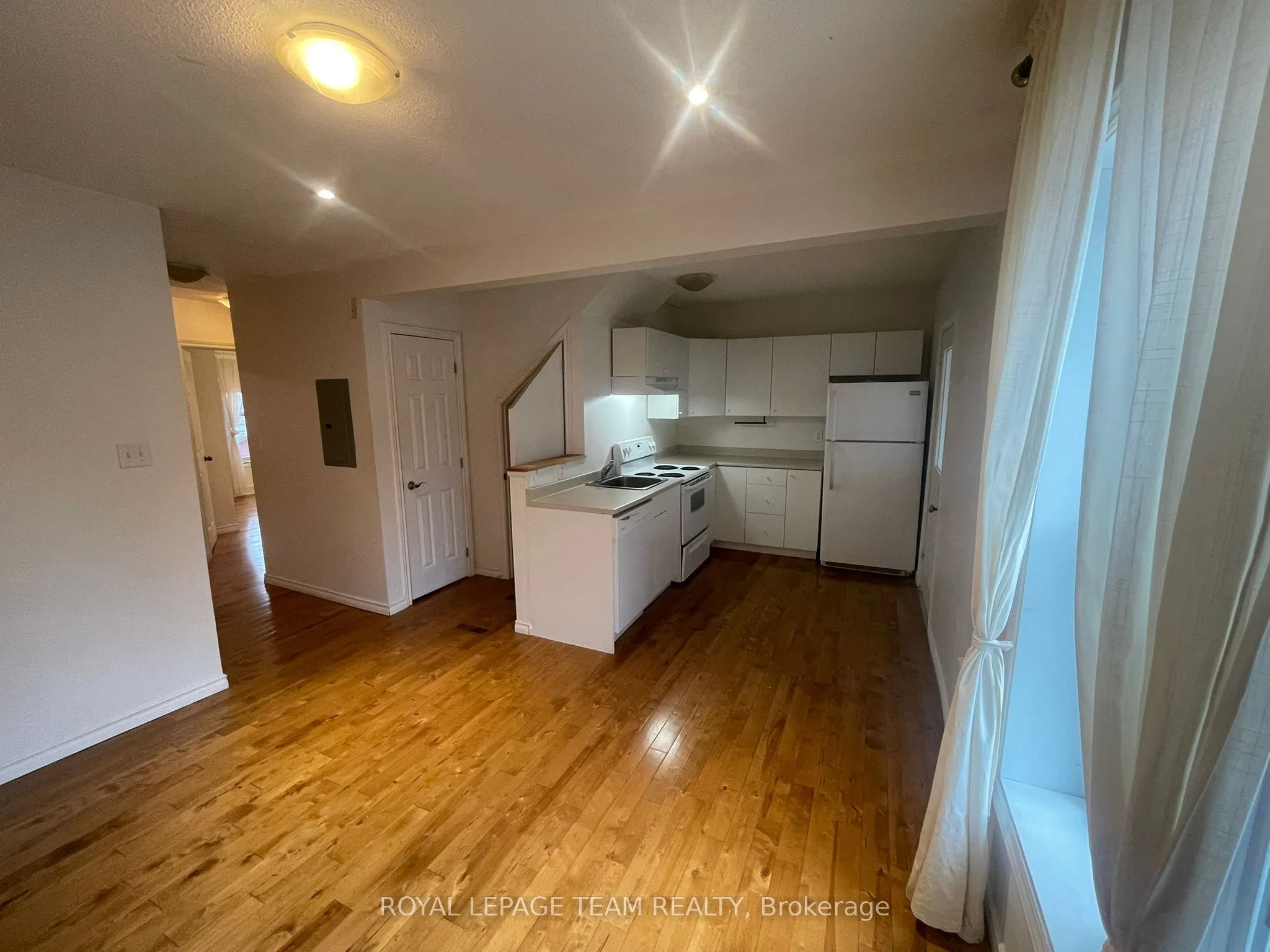 519 Lyon Street N, #2