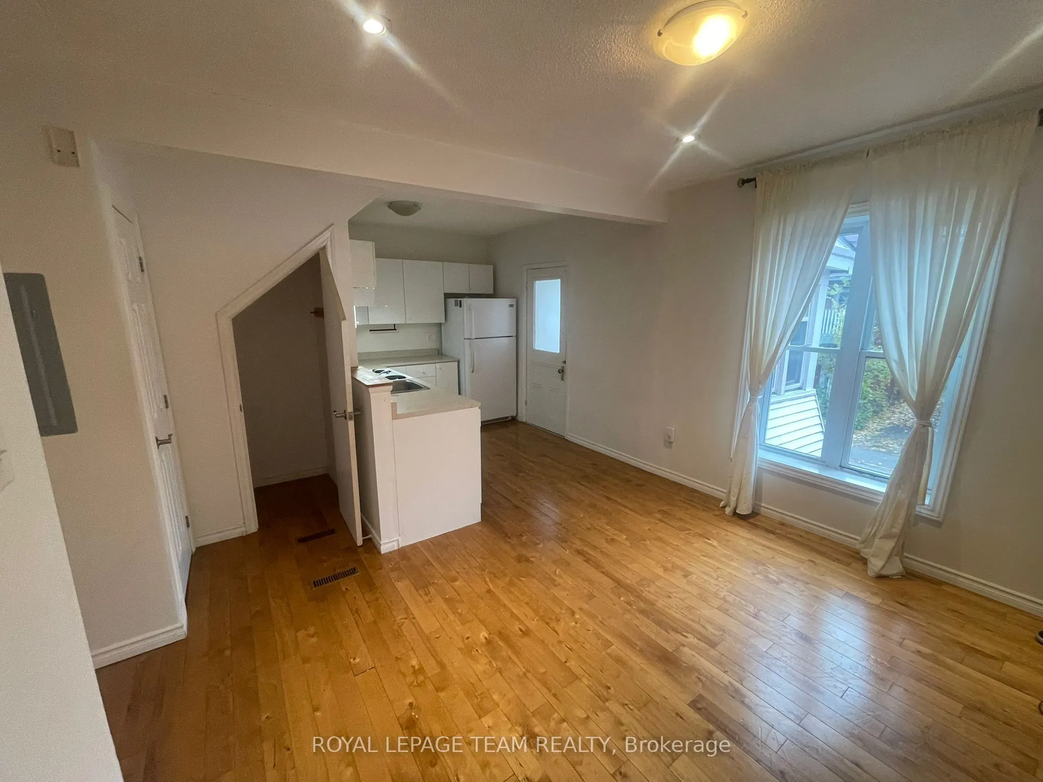 519 Lyon Street N, #2