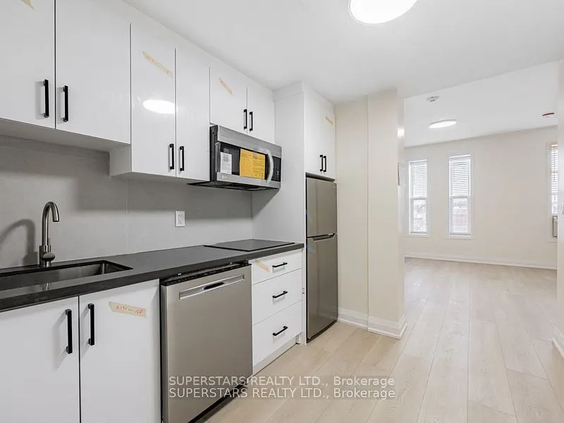 34-36 lindsay Street S, #6