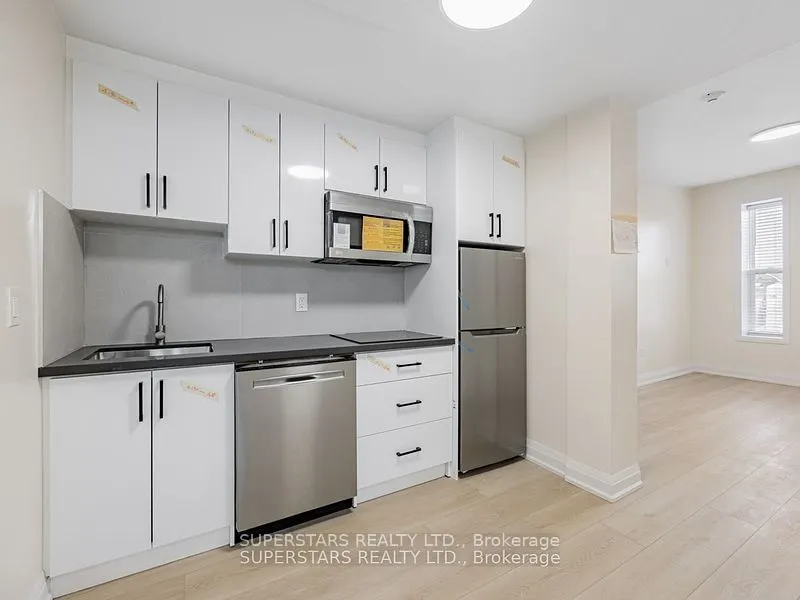 34-36 lindsay Street S, #6