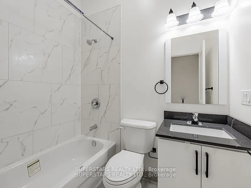 34-36 lindsay Street S, #6