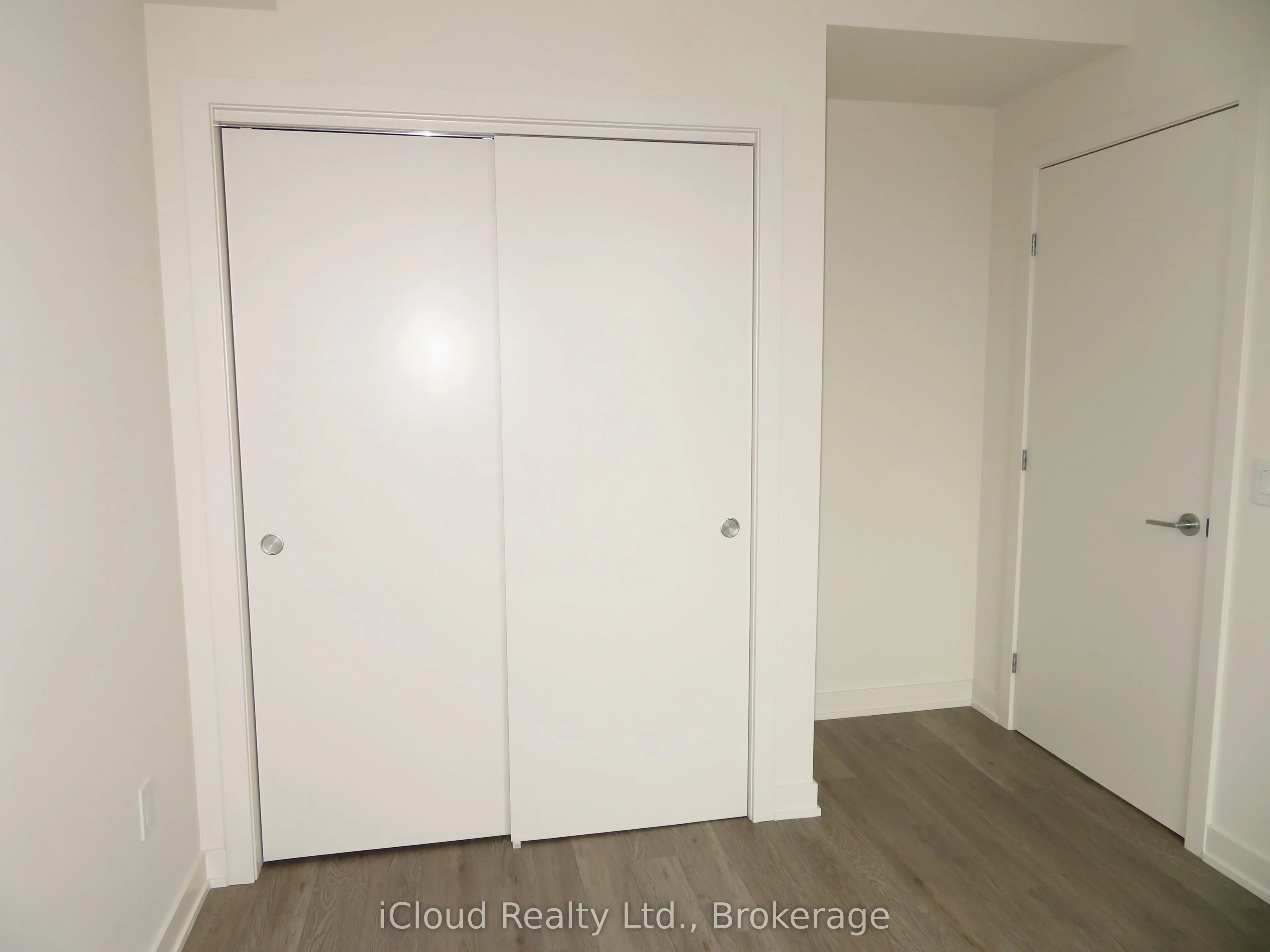 212 King William Street E, #1104