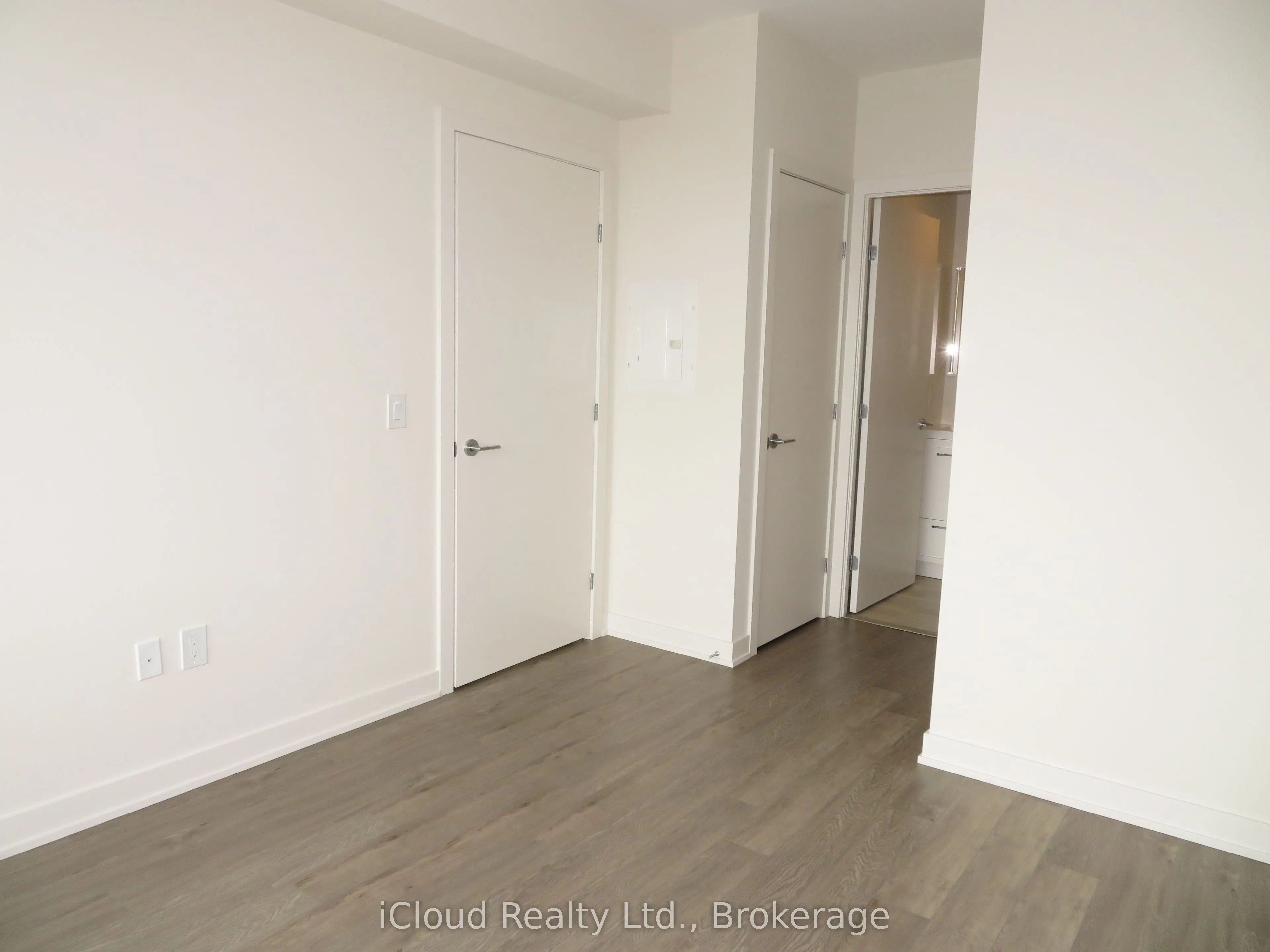 212 King William Street E, #1104